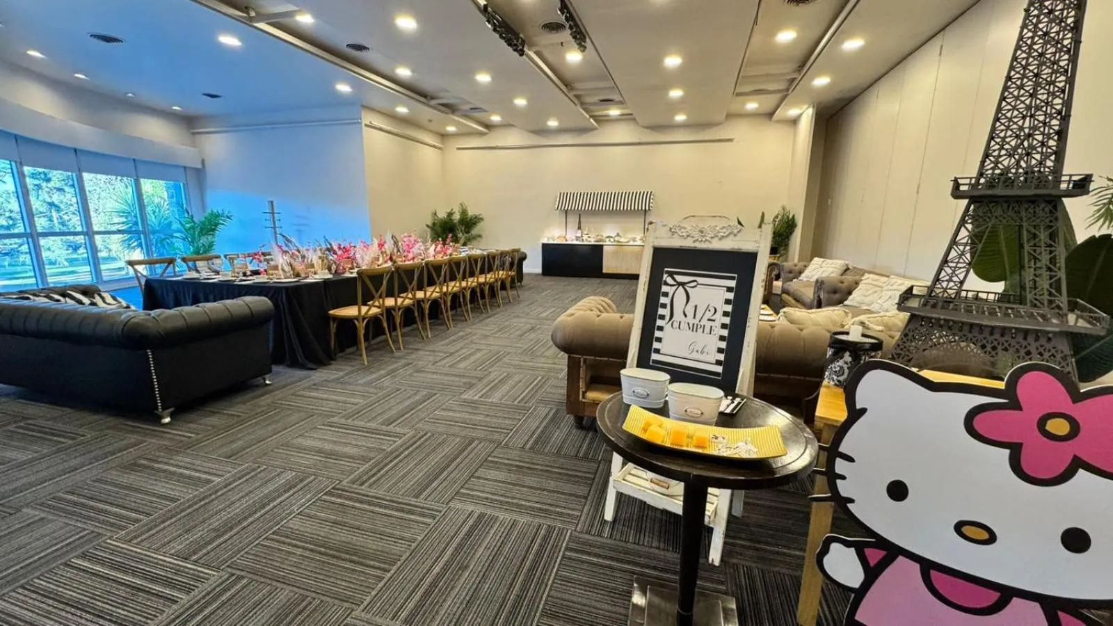 Meeting/conference room in Maran Suites & Towers