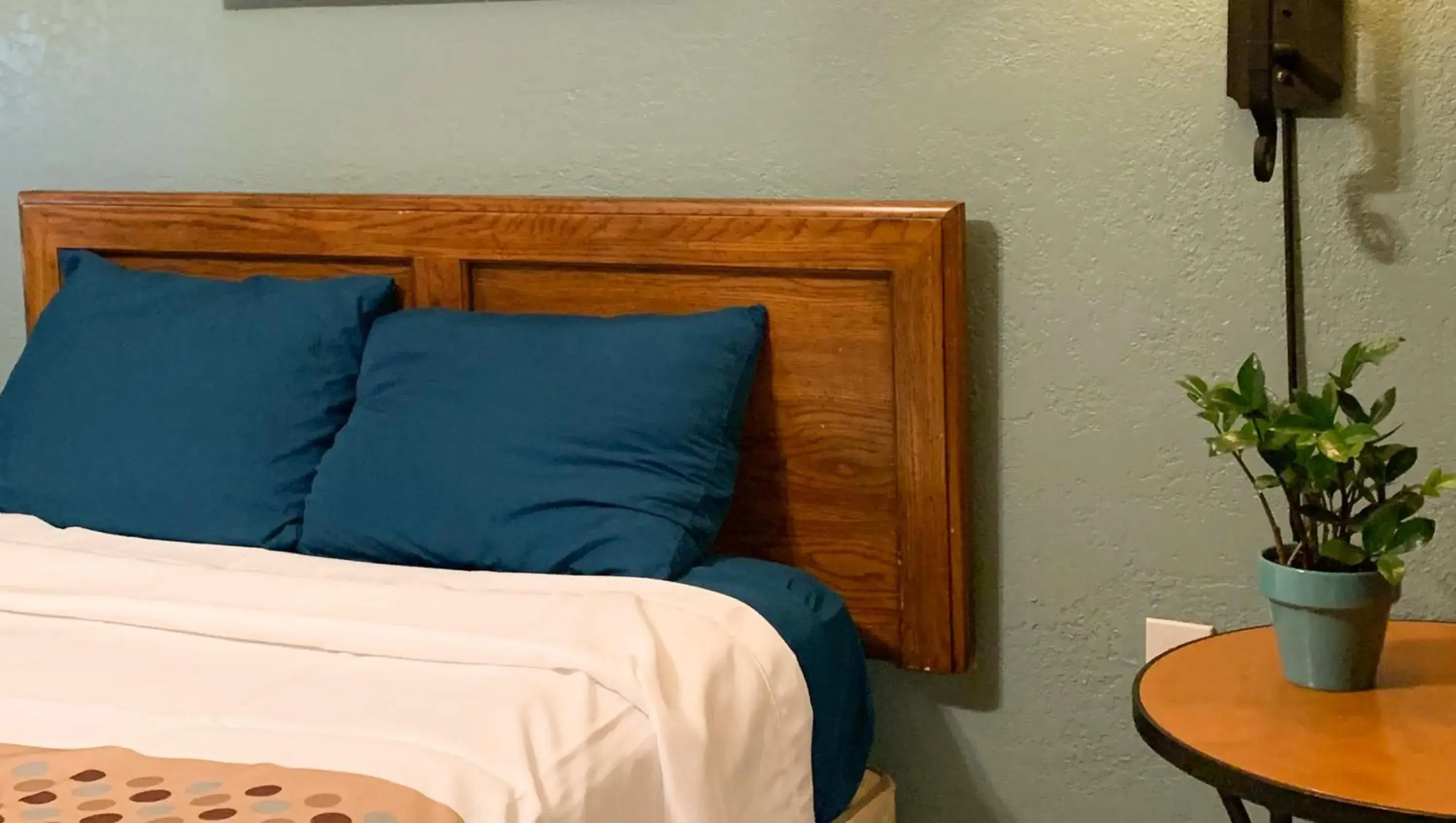 Bedroom, Bed in Copper Mountain Motel Bedroom, Bed in Copper Mountain Motel