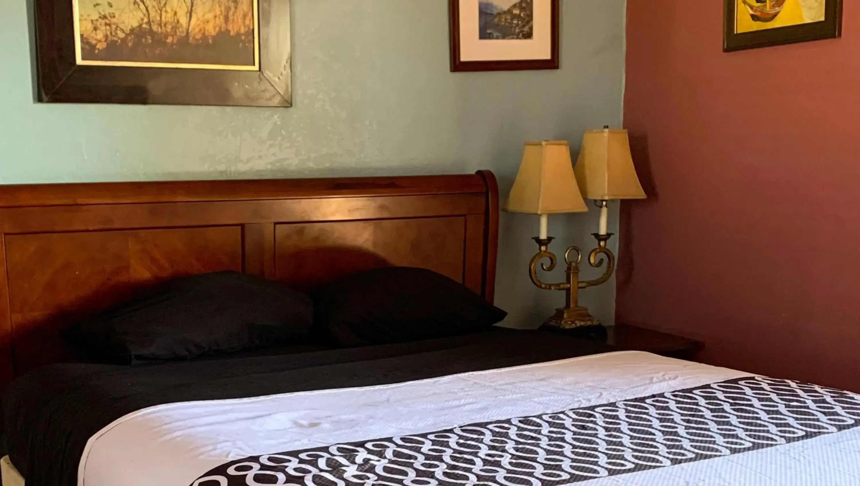 Bedroom, Bed in Copper Mountain Motel Bedroom, Bed in Copper Mountain Motel