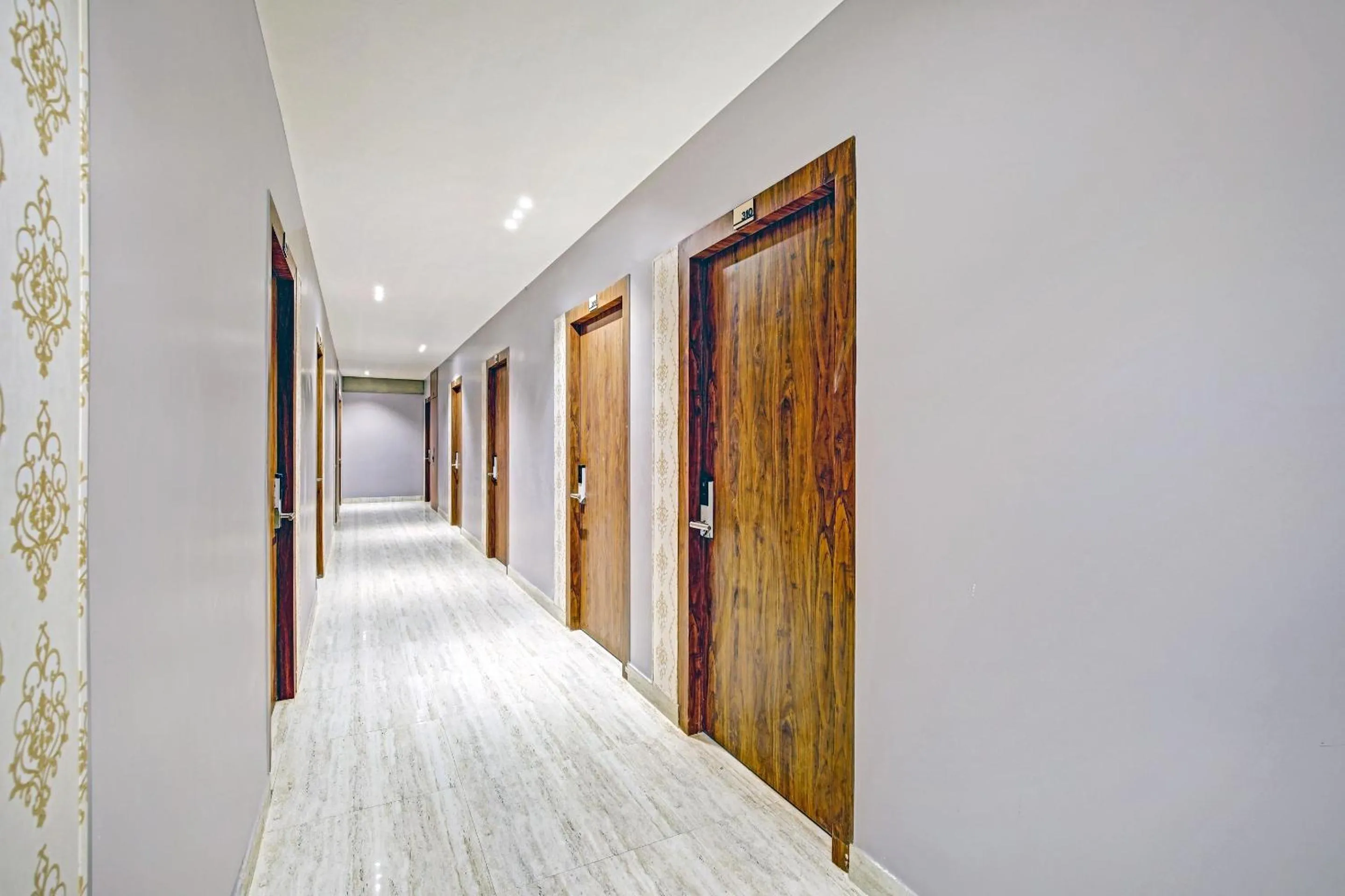 Lobby or reception in Townhouse OAK Hi-City