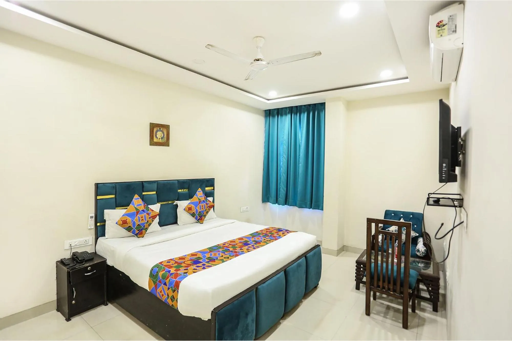 Bed in FabHotel Shiv Rachna - Mansarovar