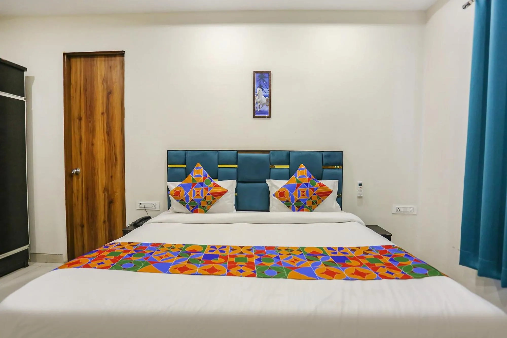 Bed in FabHotel Shiv Rachna - Mansarovar