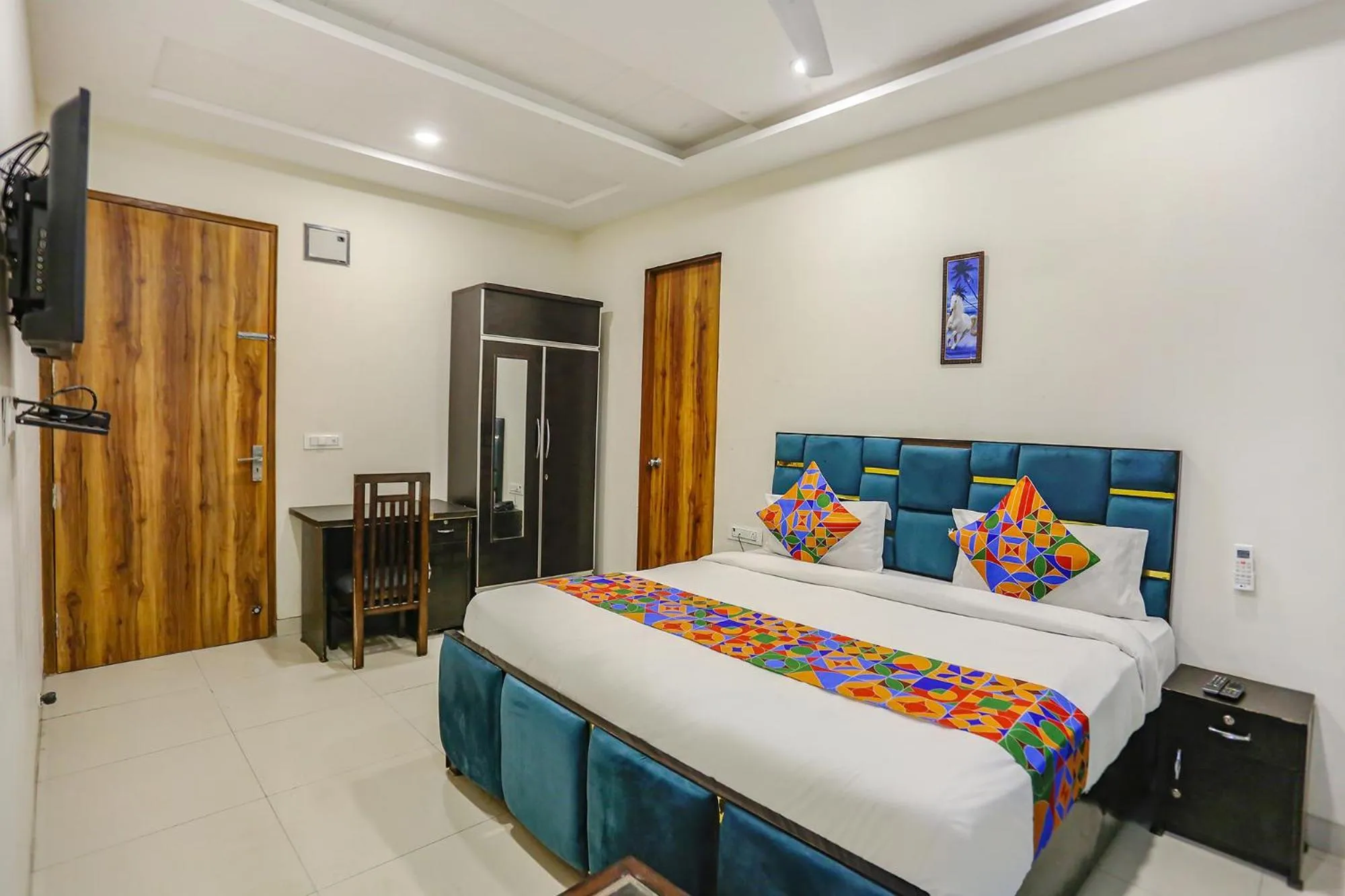 Bed in FabHotel Shiv Rachna - Mansarovar