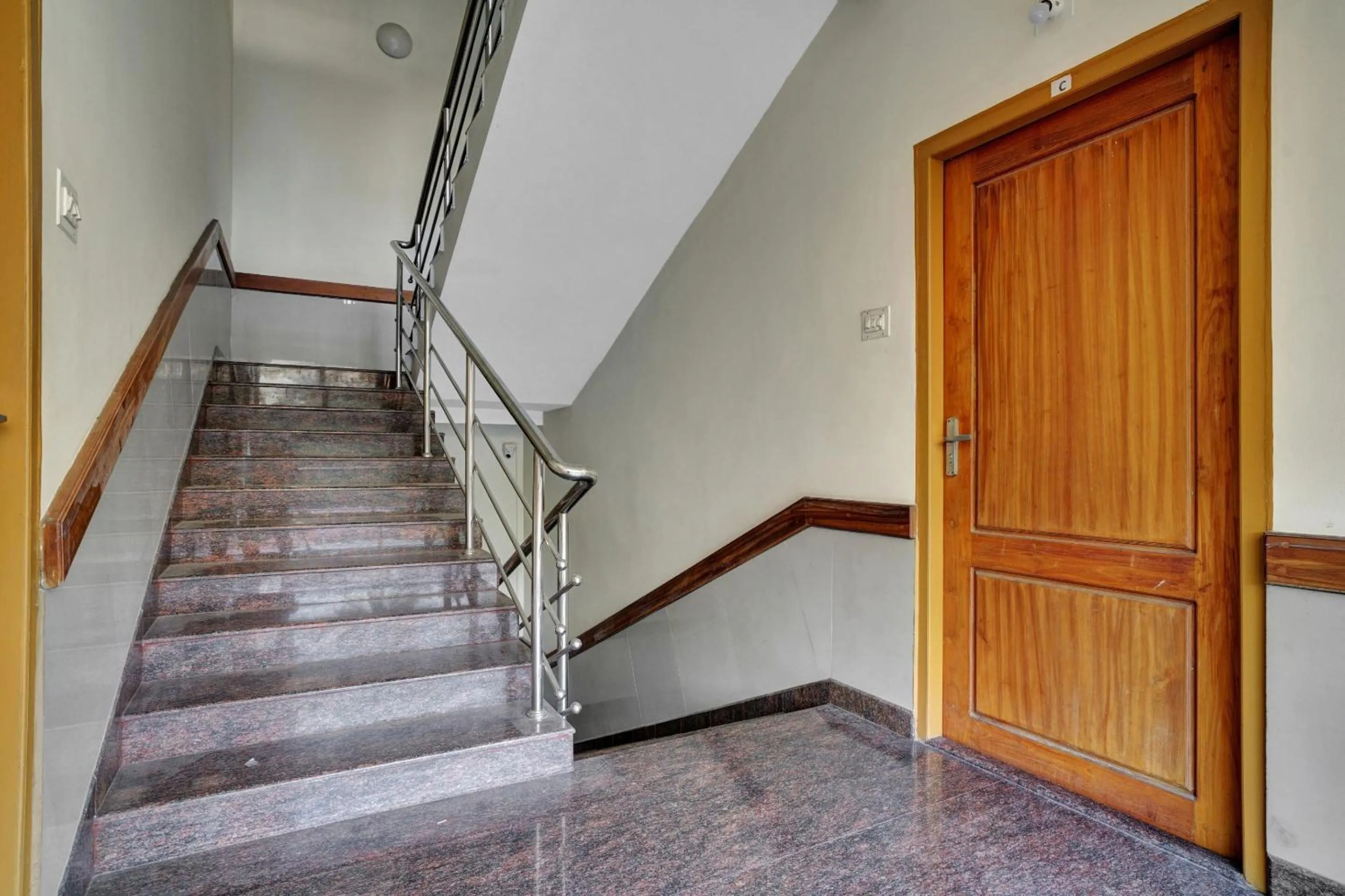 Lobby or reception in Collection O Lala Homes