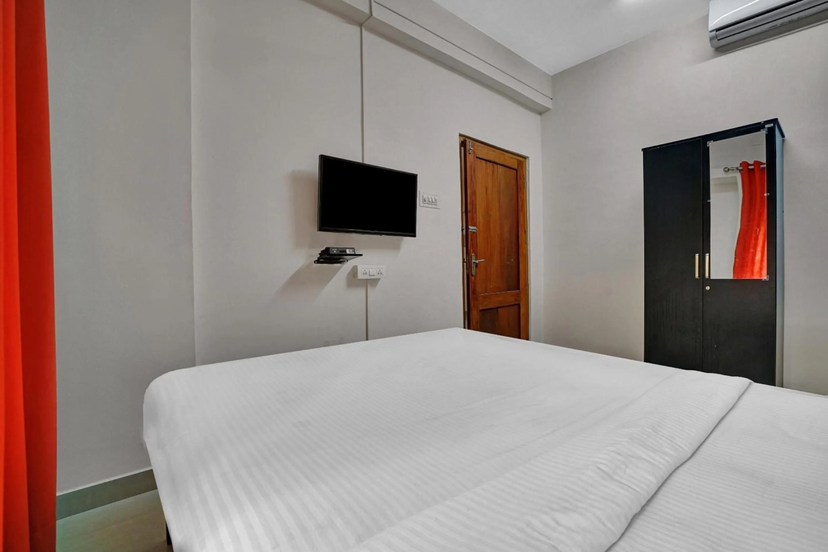 Bedroom, Bed in Collection O Lala Homes