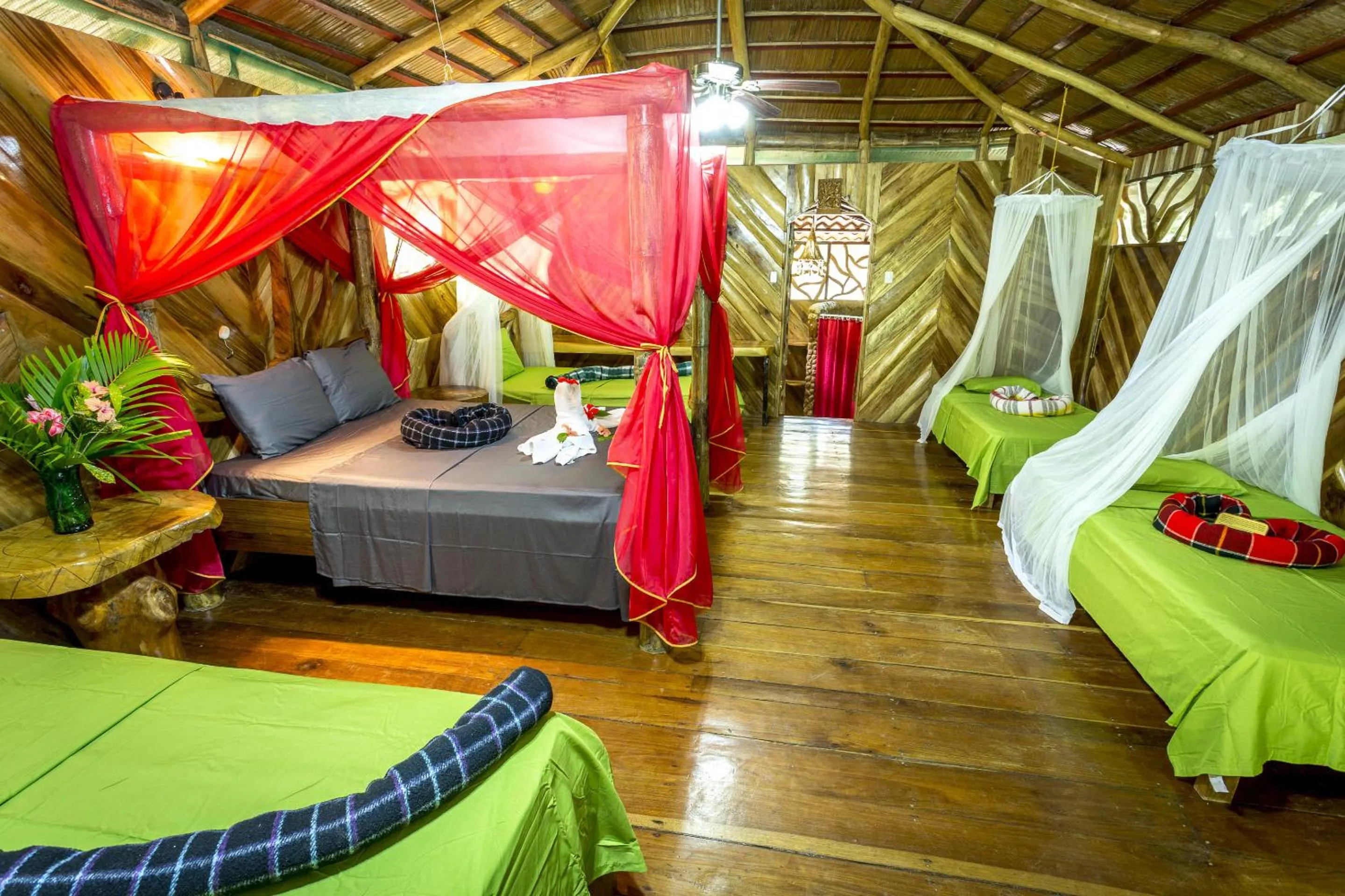 Photo of the whole room, Bed in Hotel La Costa de Papito