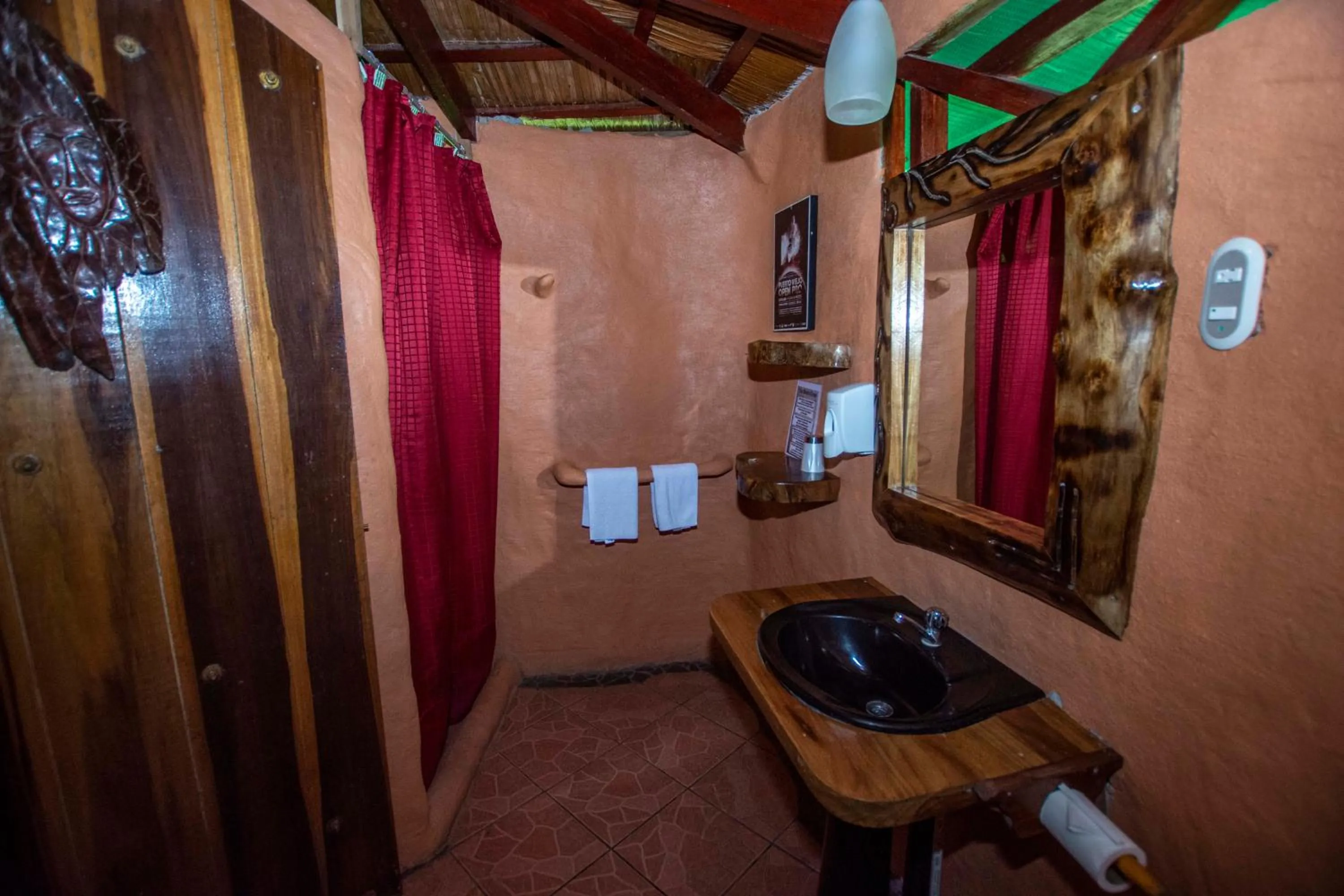 Shower in Hotel La Costa de Papito