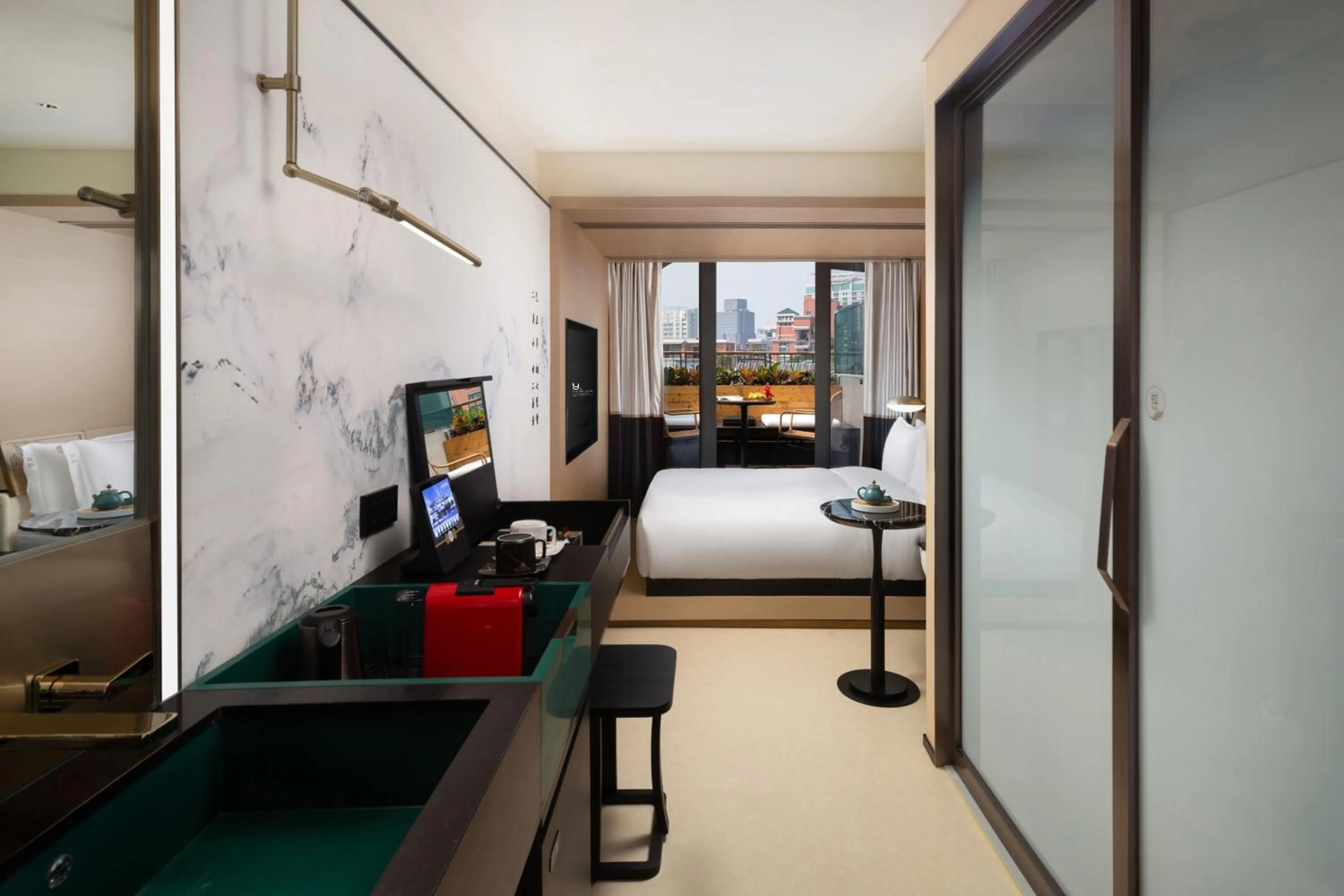 Photo of the whole room, Bed in The Yun Collection Guangzhou Yong Qing Fang