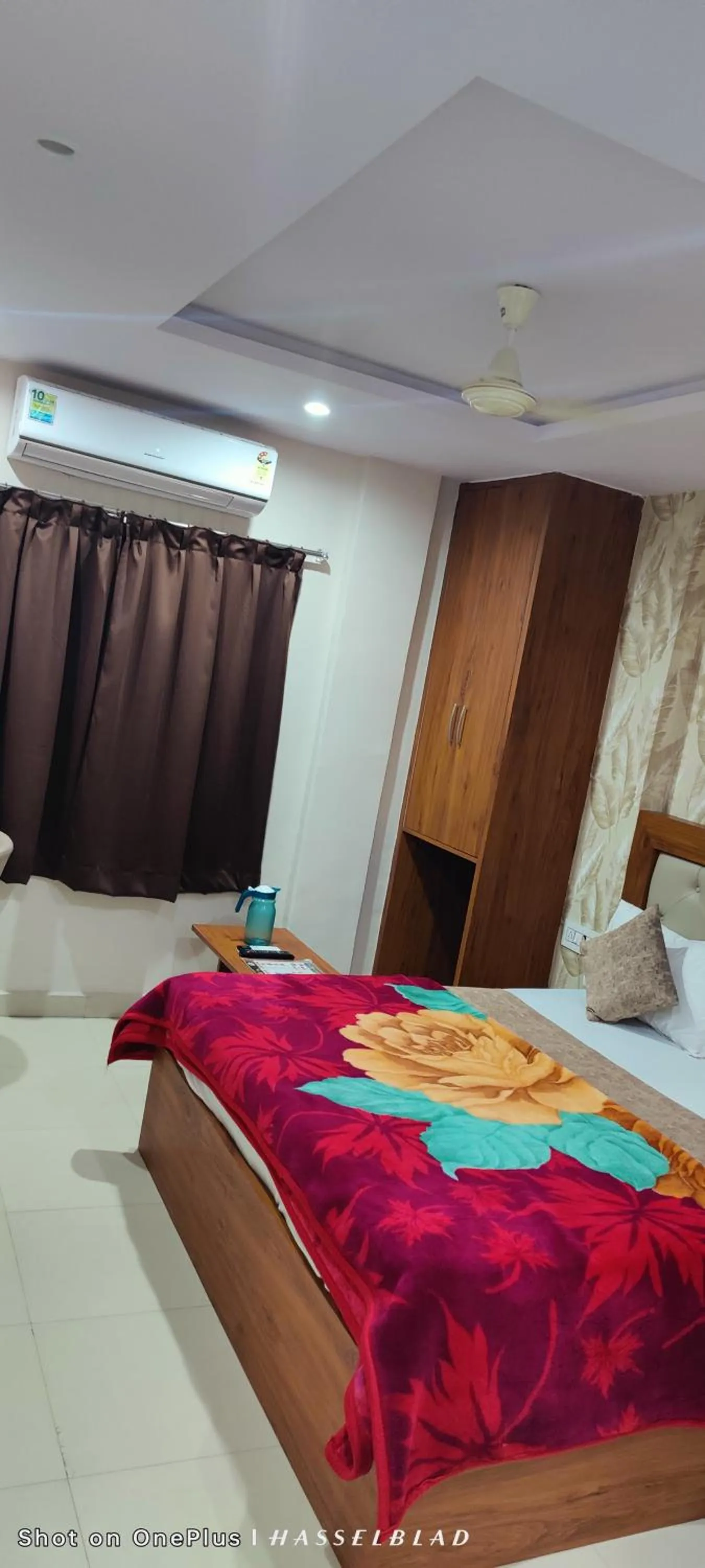 Bed in Hotel Siddhi Vinayak