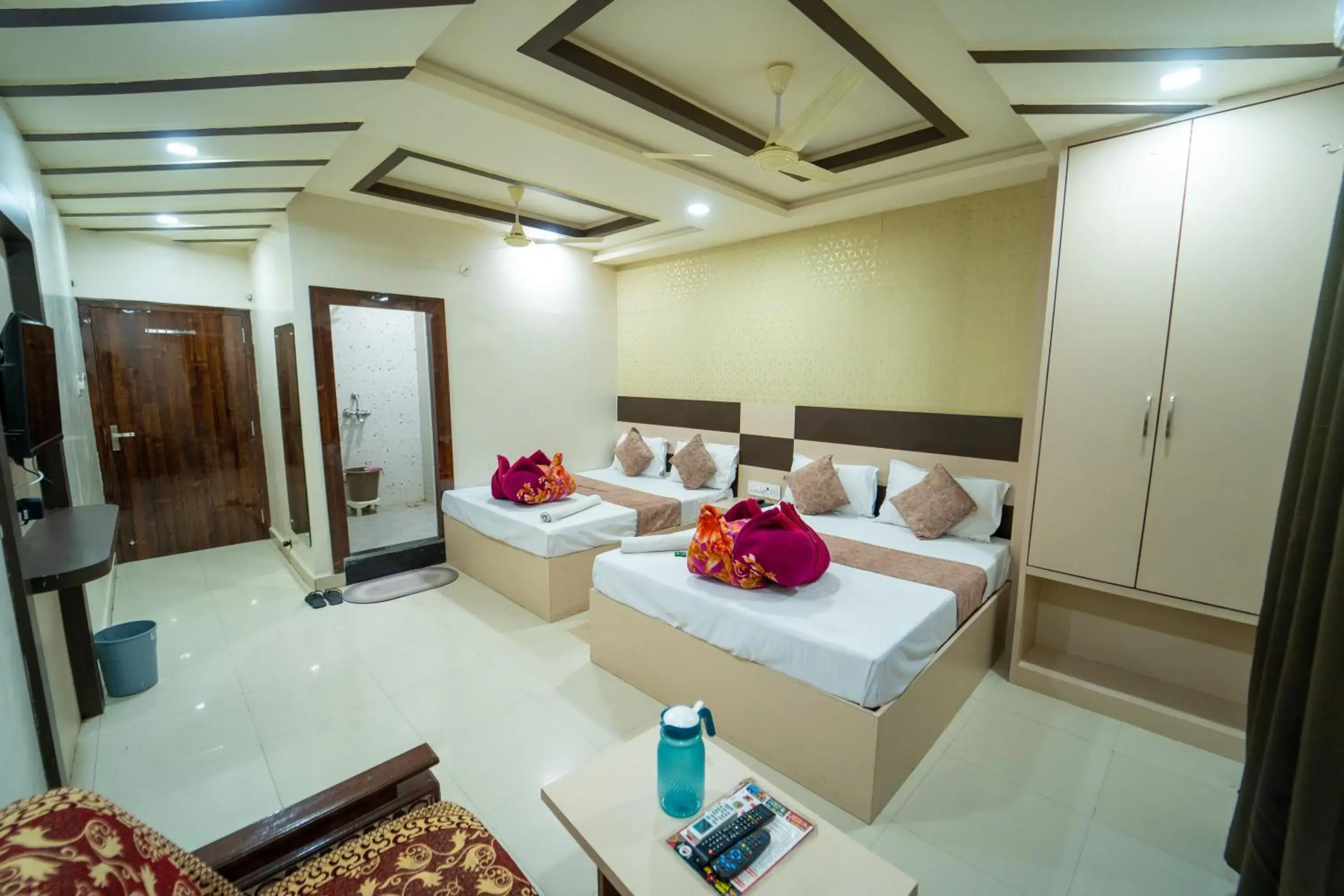 Family Room in Hotel Siddhi Vinayak Family Room in Hotel Siddhi Vinayak
