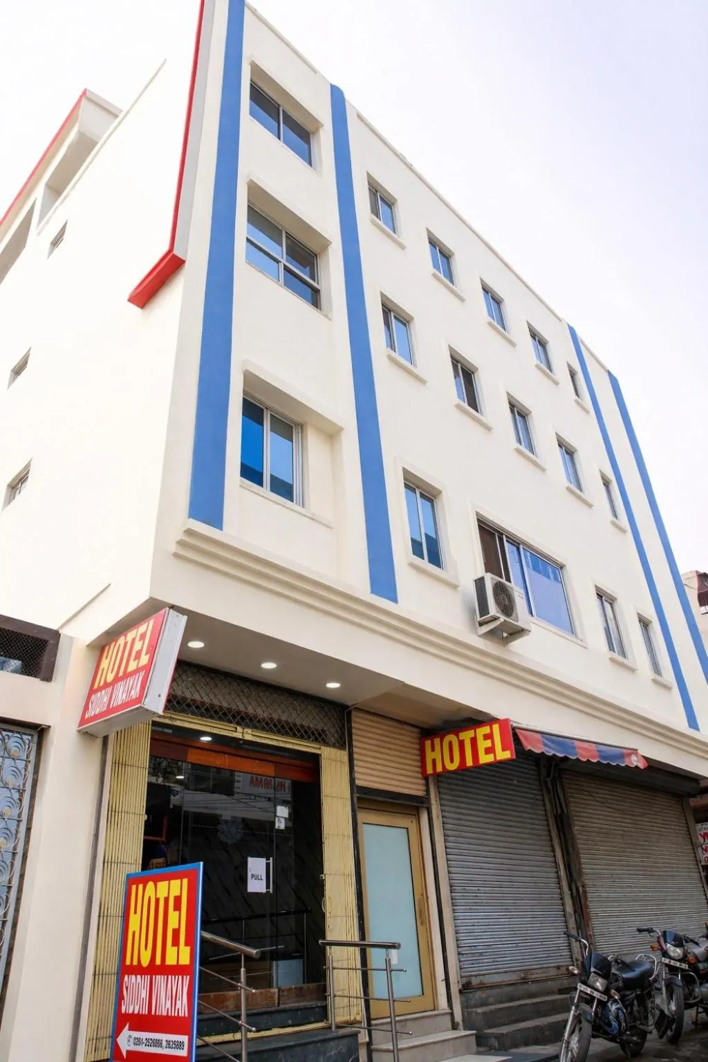 Property building in Hotel Siddhi Vinayak