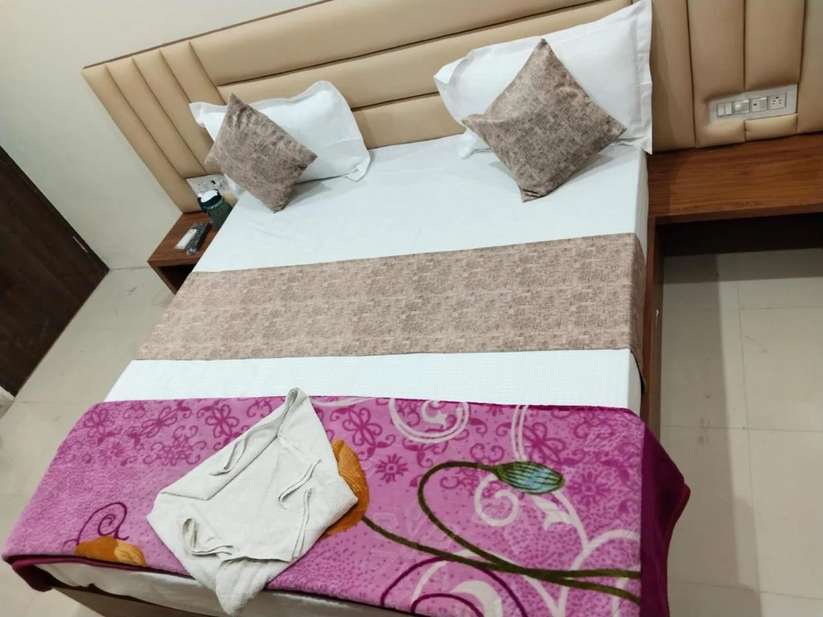 Bed in Hotel Siddhi Vinayak