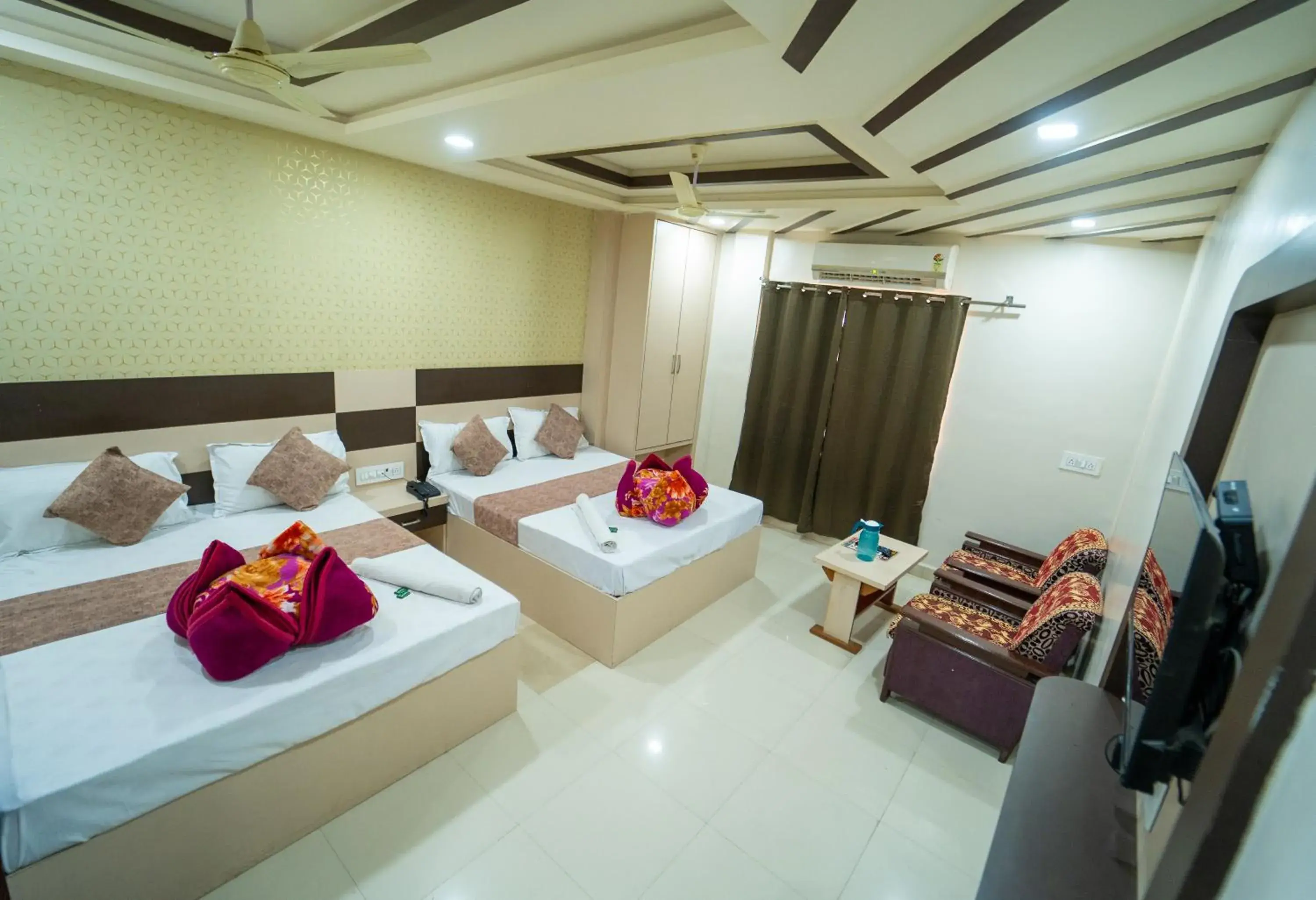 Family Room in Hotel Siddhi Vinayak Family Room in Hotel Siddhi Vinayak
