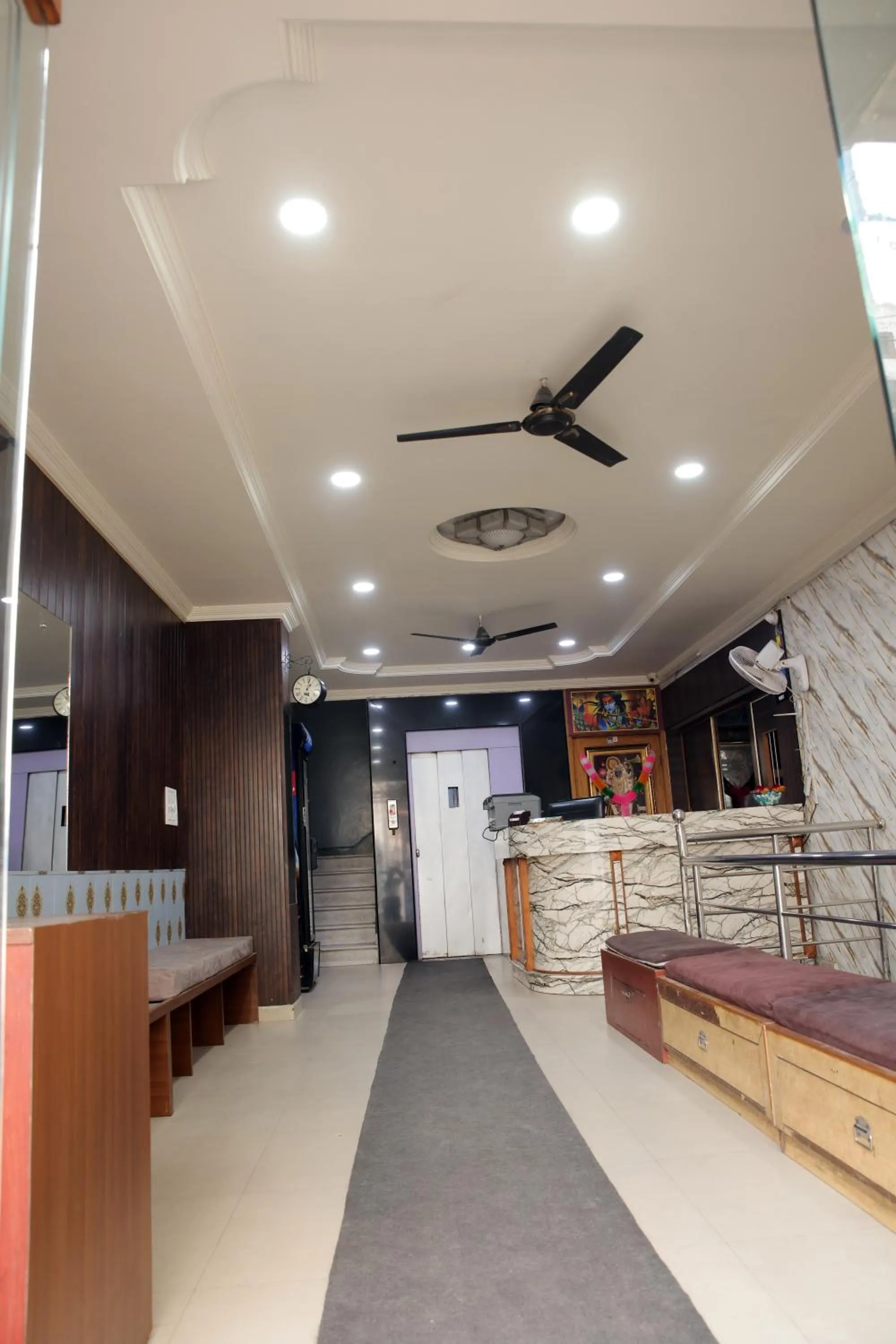 Property building in Hotel Siddhi Vinayak