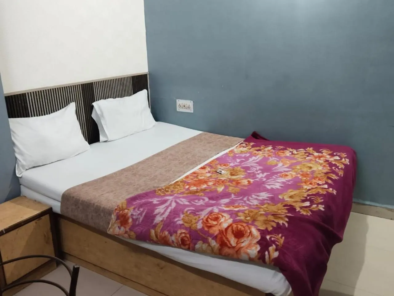 Bed in Hotel Siddhi Vinayak