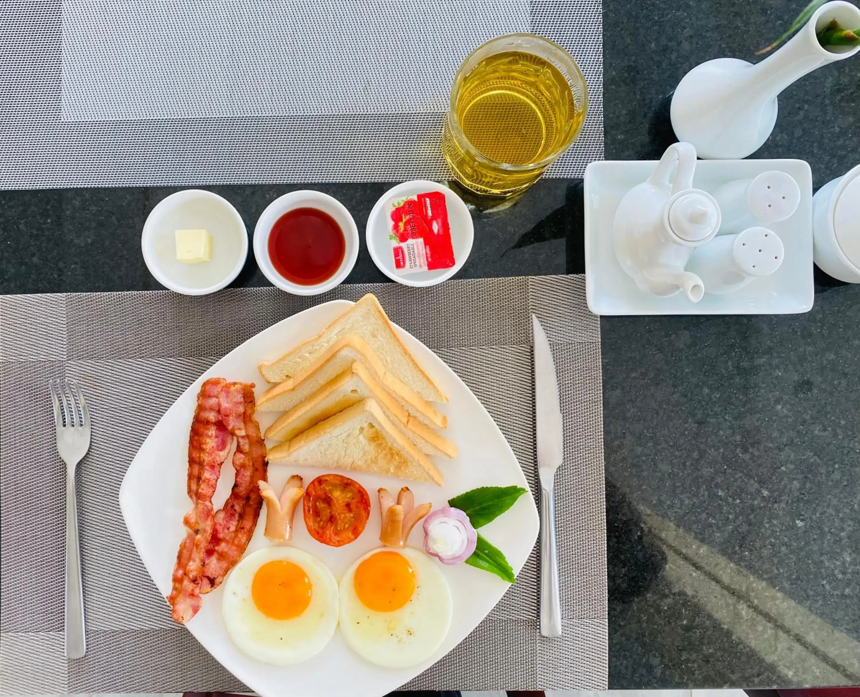 Breakfast in Kampot Sunny Hotel Breakfast in Kampot Sunny Hotel