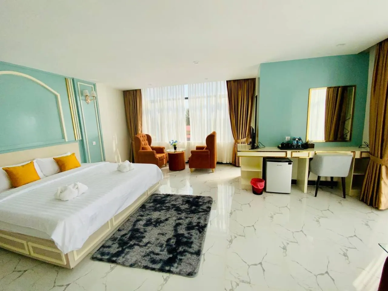 Bed in Kampot Sunny Hotel