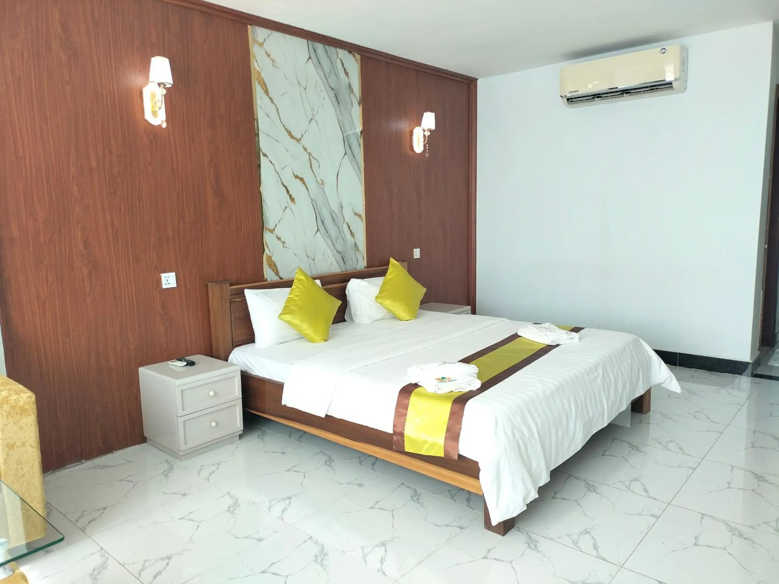 Bedroom, Bed in Kampot Sunny Hotel Bedroom, Bed in Kampot Sunny Hotel