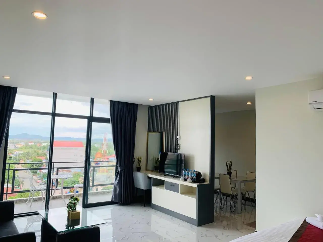 Deluxe Family Room in Kampot Sunny Hotel Deluxe Family Room in Kampot Sunny Hotel