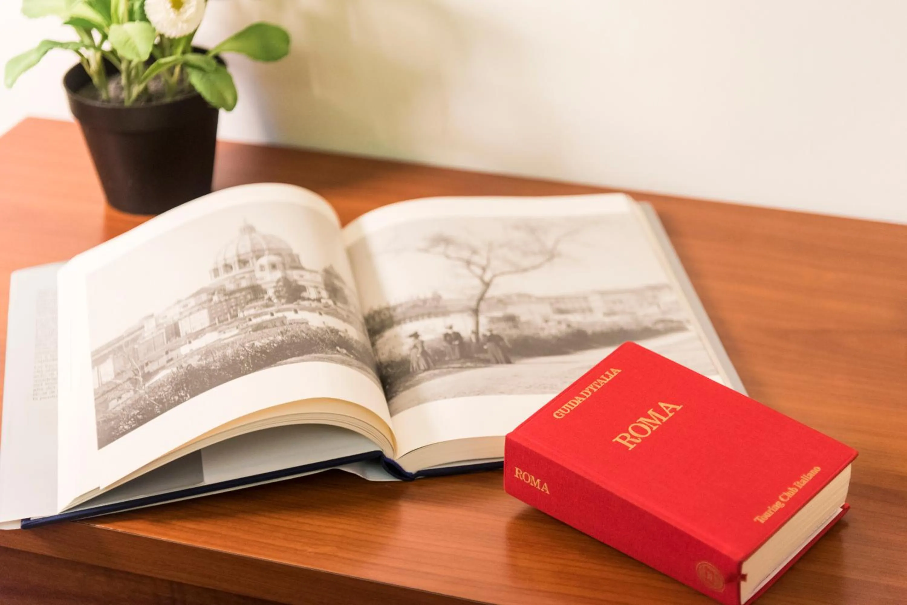 Bedroom in Gregorio's Rooms