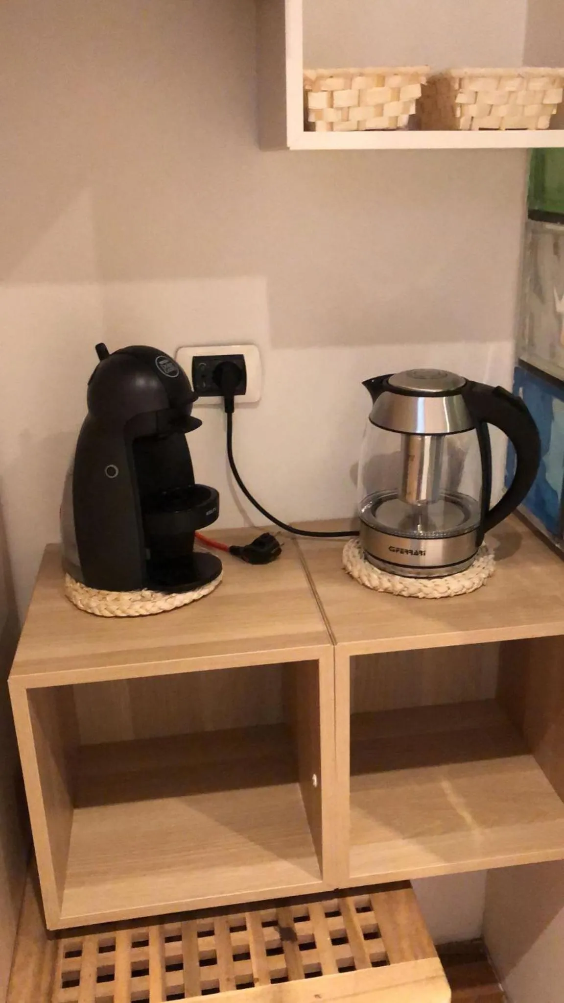 Coffee/tea facilities in Gregorio's Rooms