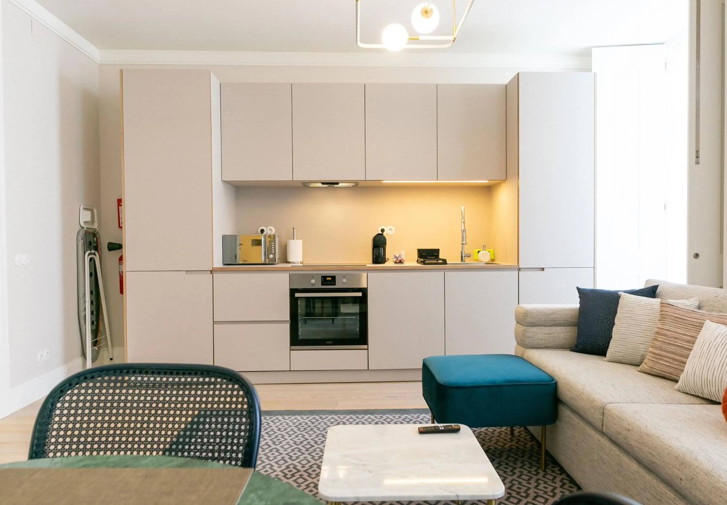 Kitchen or kitchenette in The Lift Apartments by RIDAN Hotels