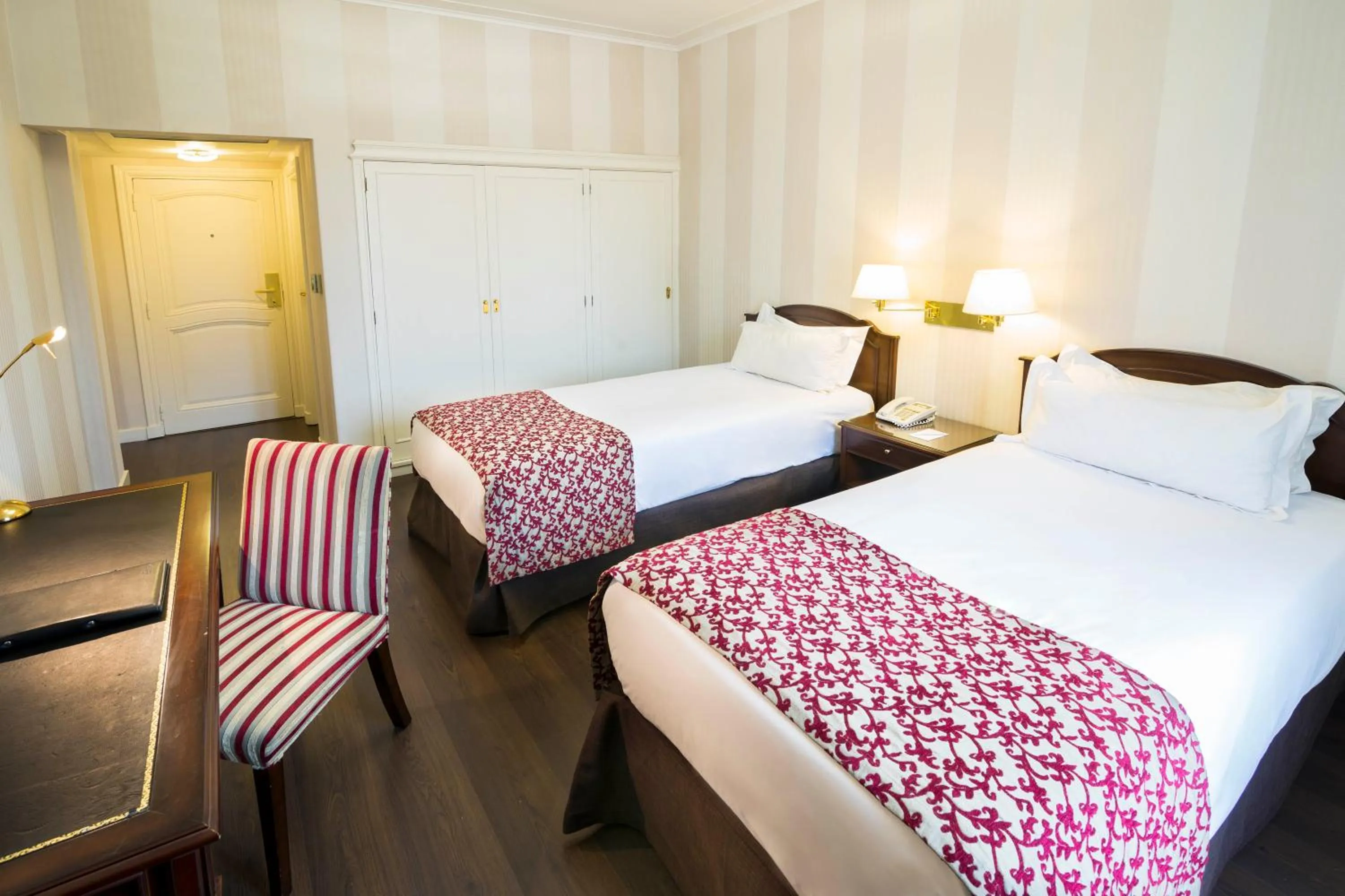 TV and multimedia, Bed in Claridge Hotel