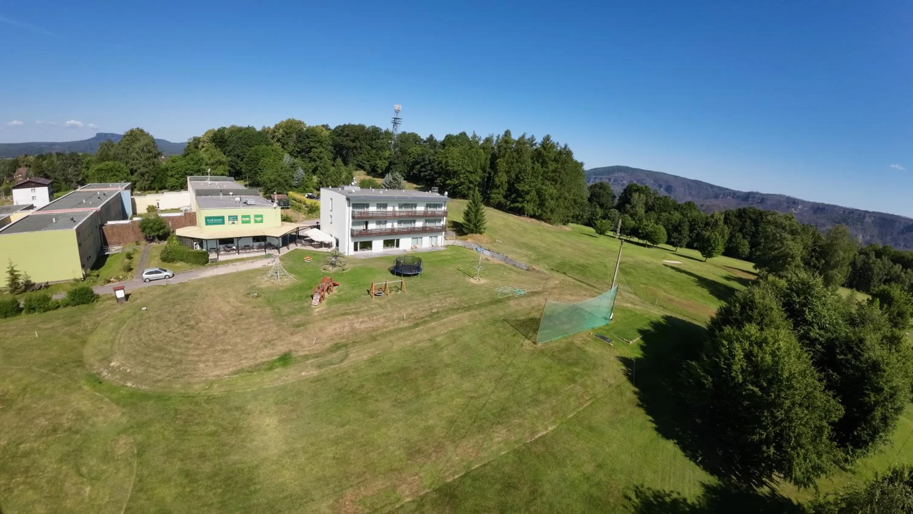 Restaurant/places to eat in Penzion Pod Devítkou