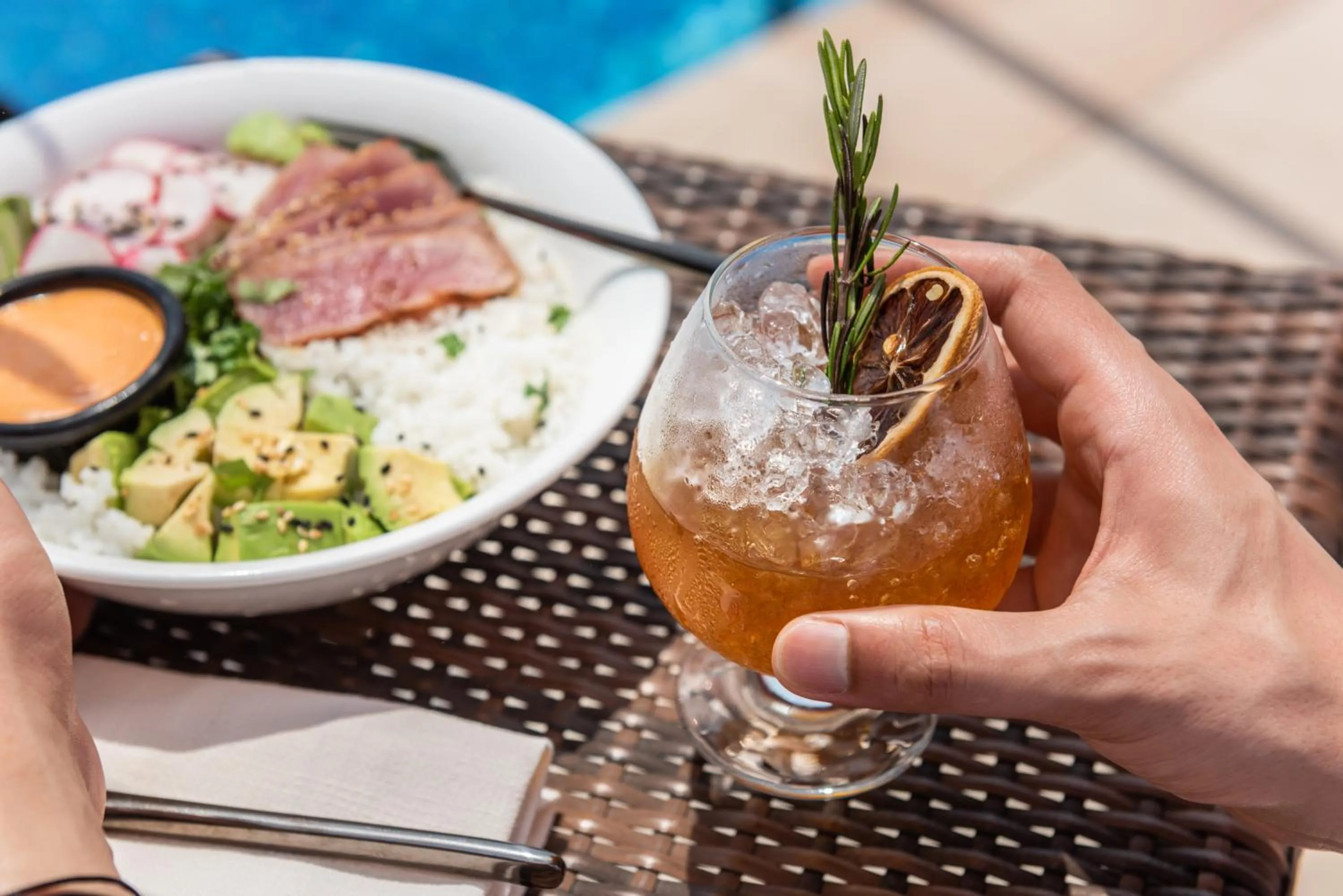 Restaurant/places to eat in Al Maya Island & Resort