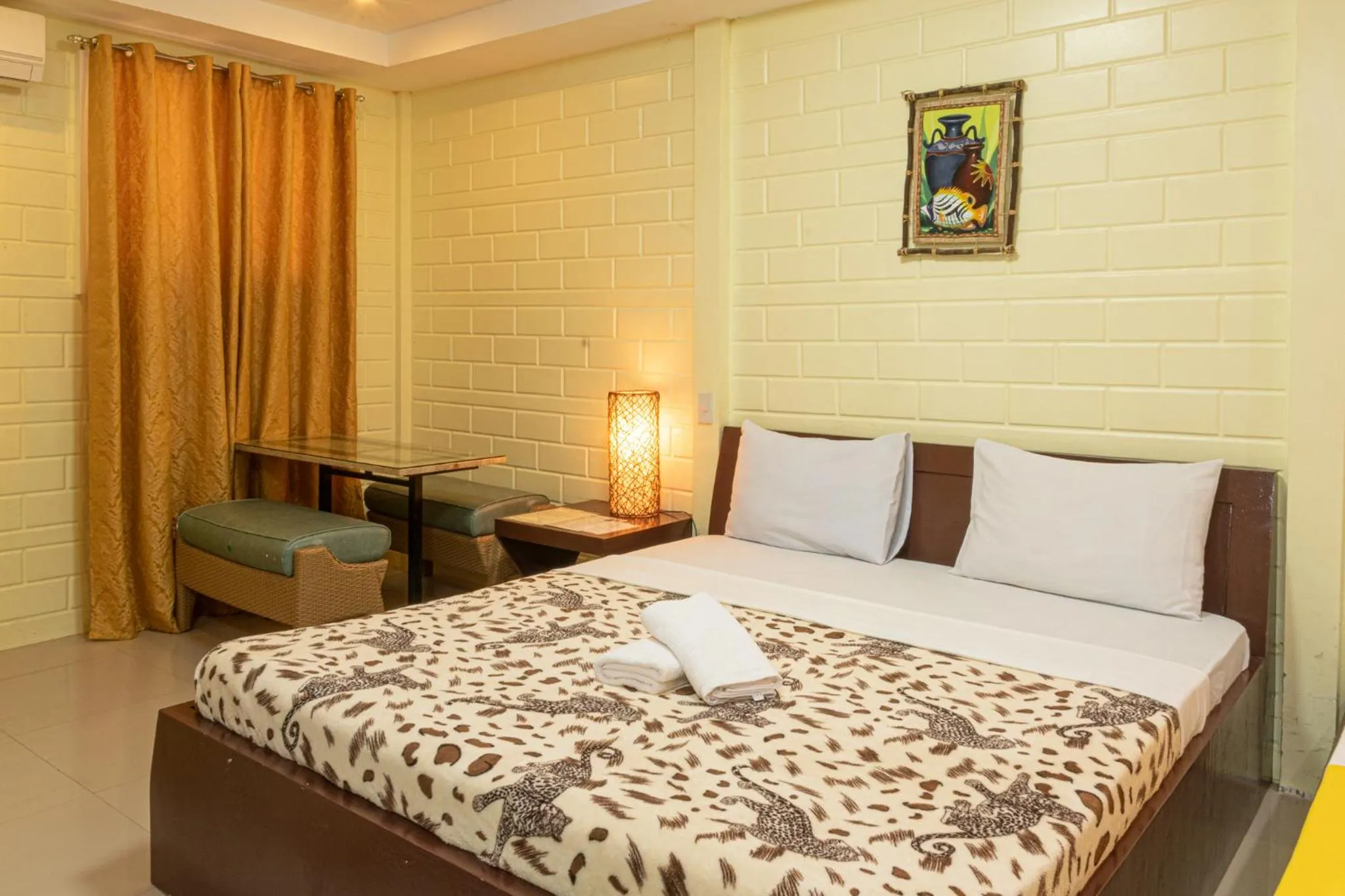 Bed in Almira Diving Resort- Panglao