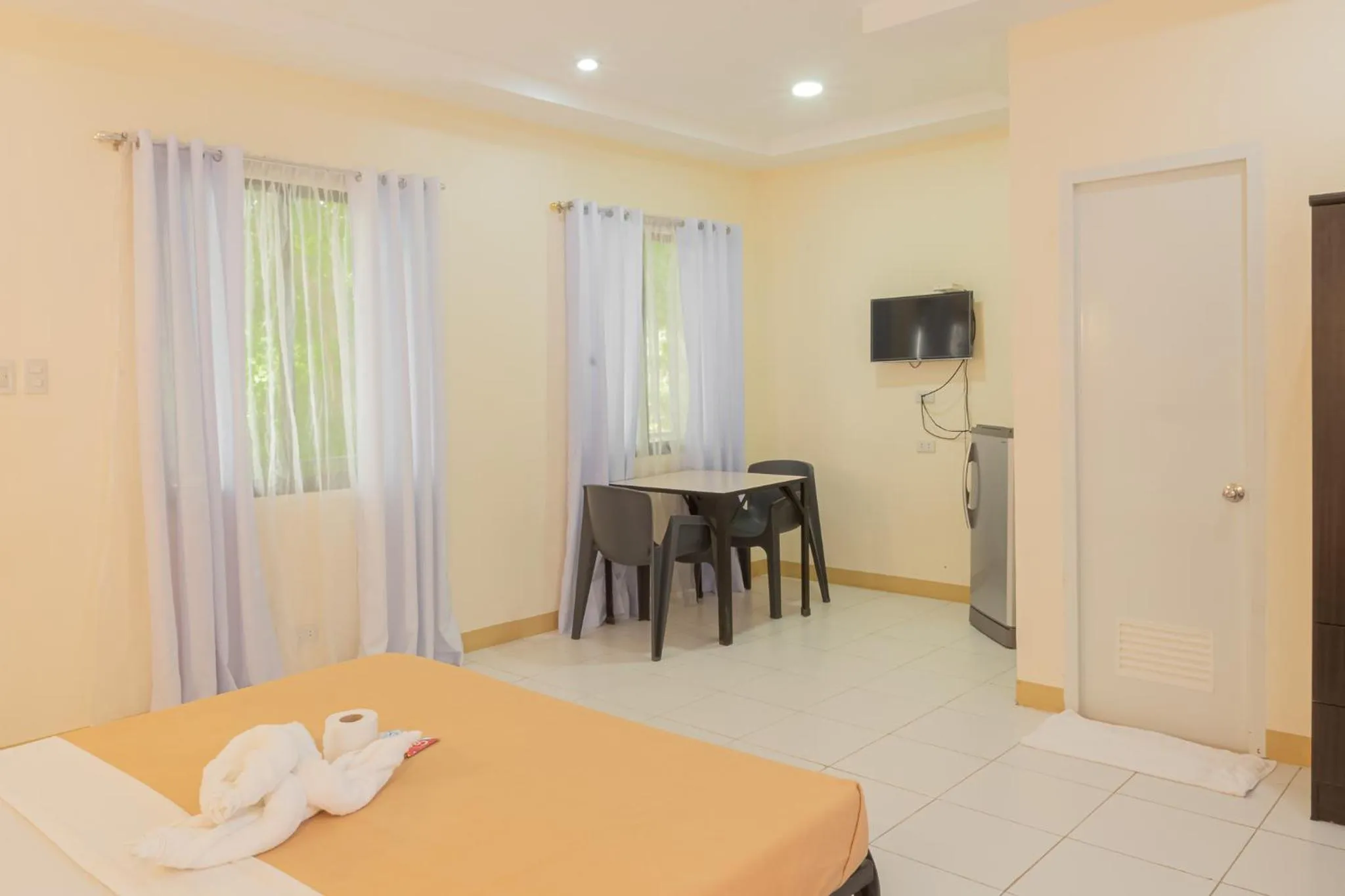 Bed in Almira Diving Resort- Panglao