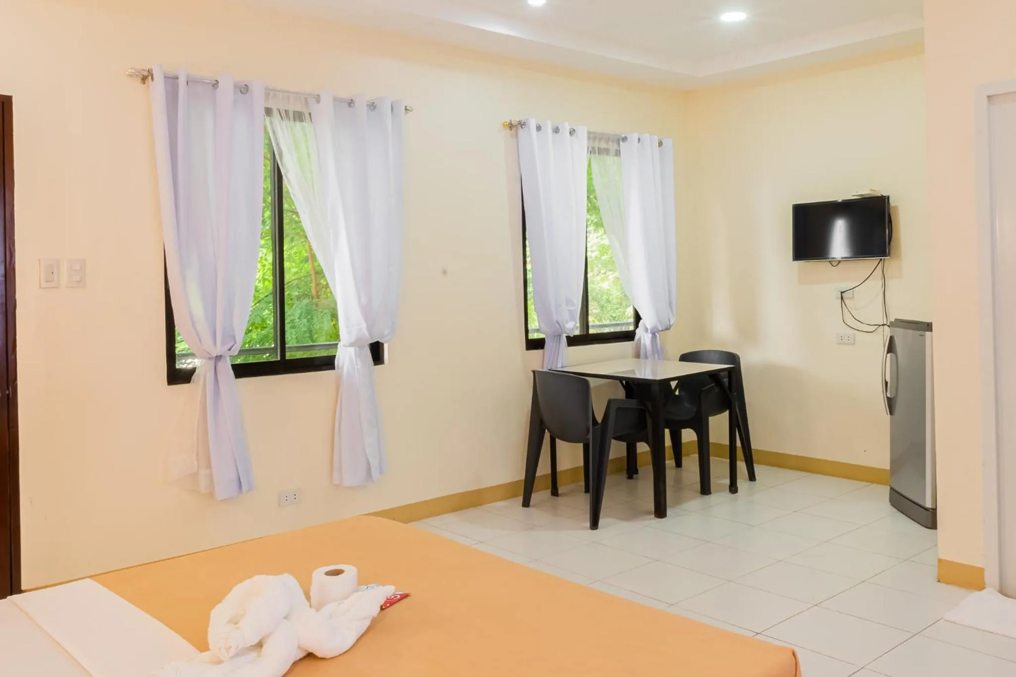 Bed in Almira Diving Resort- Panglao