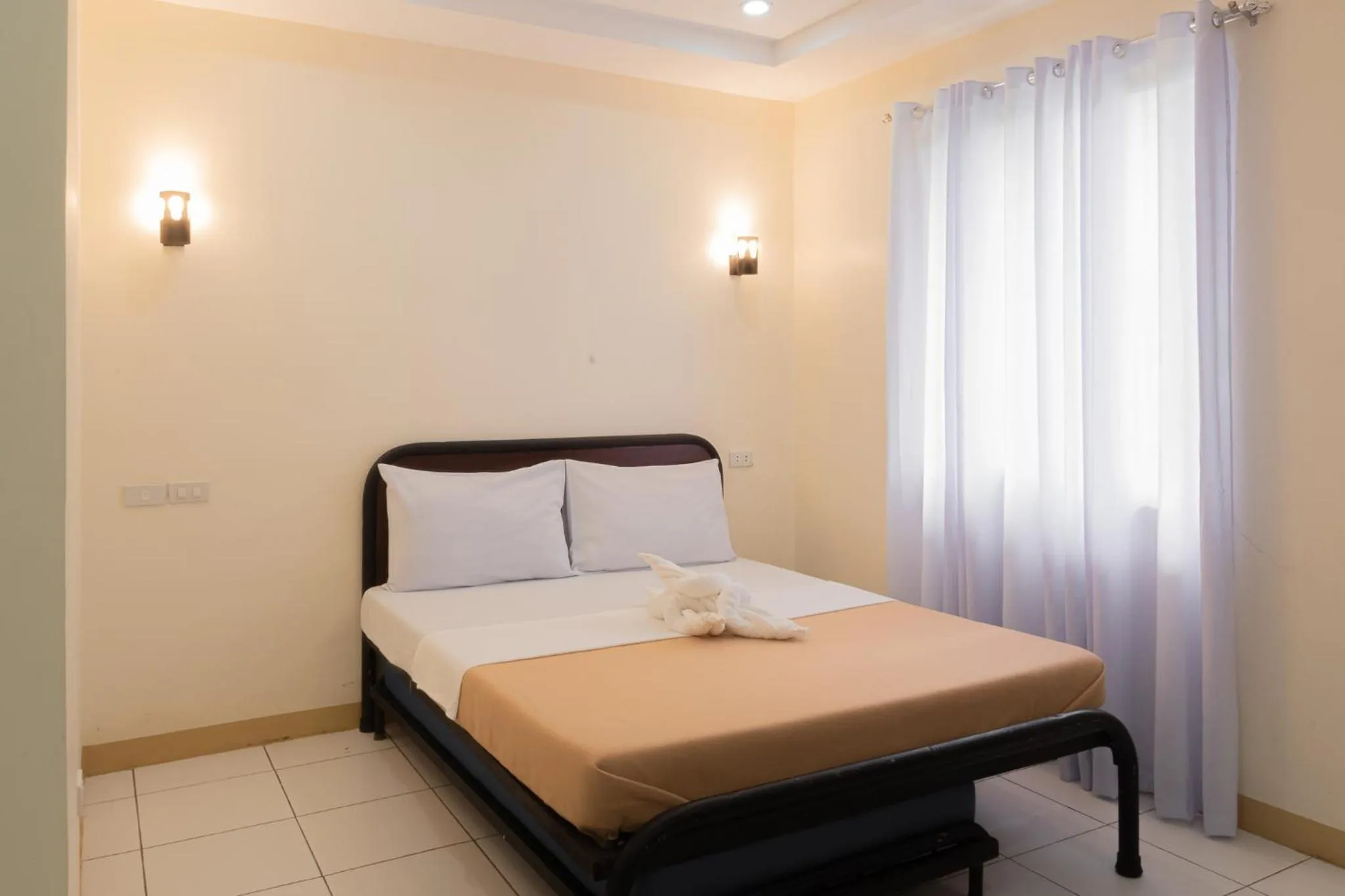 Bed in Almira Diving Resort- Panglao