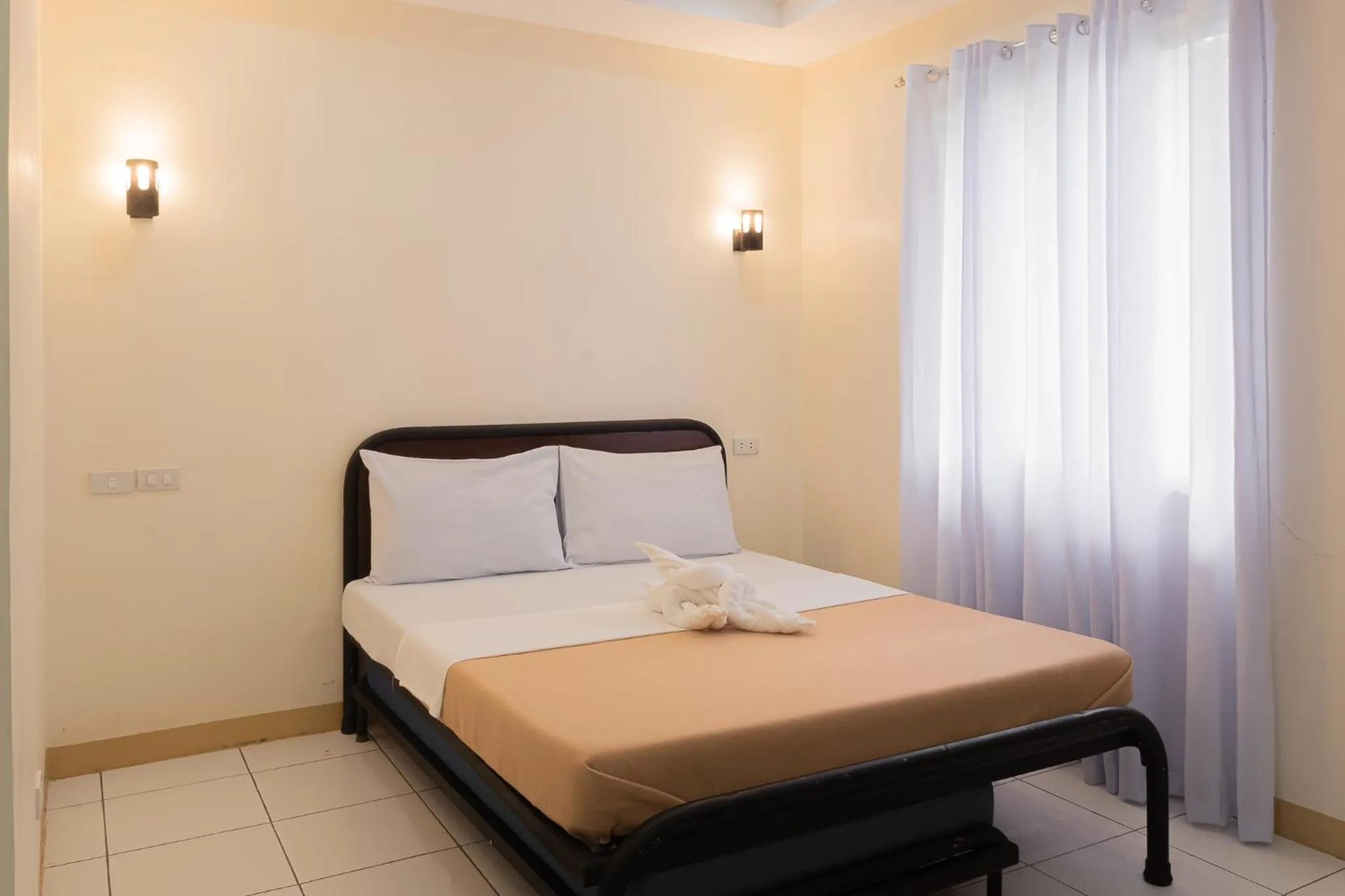 Bed in Almira Diving Resort- Panglao