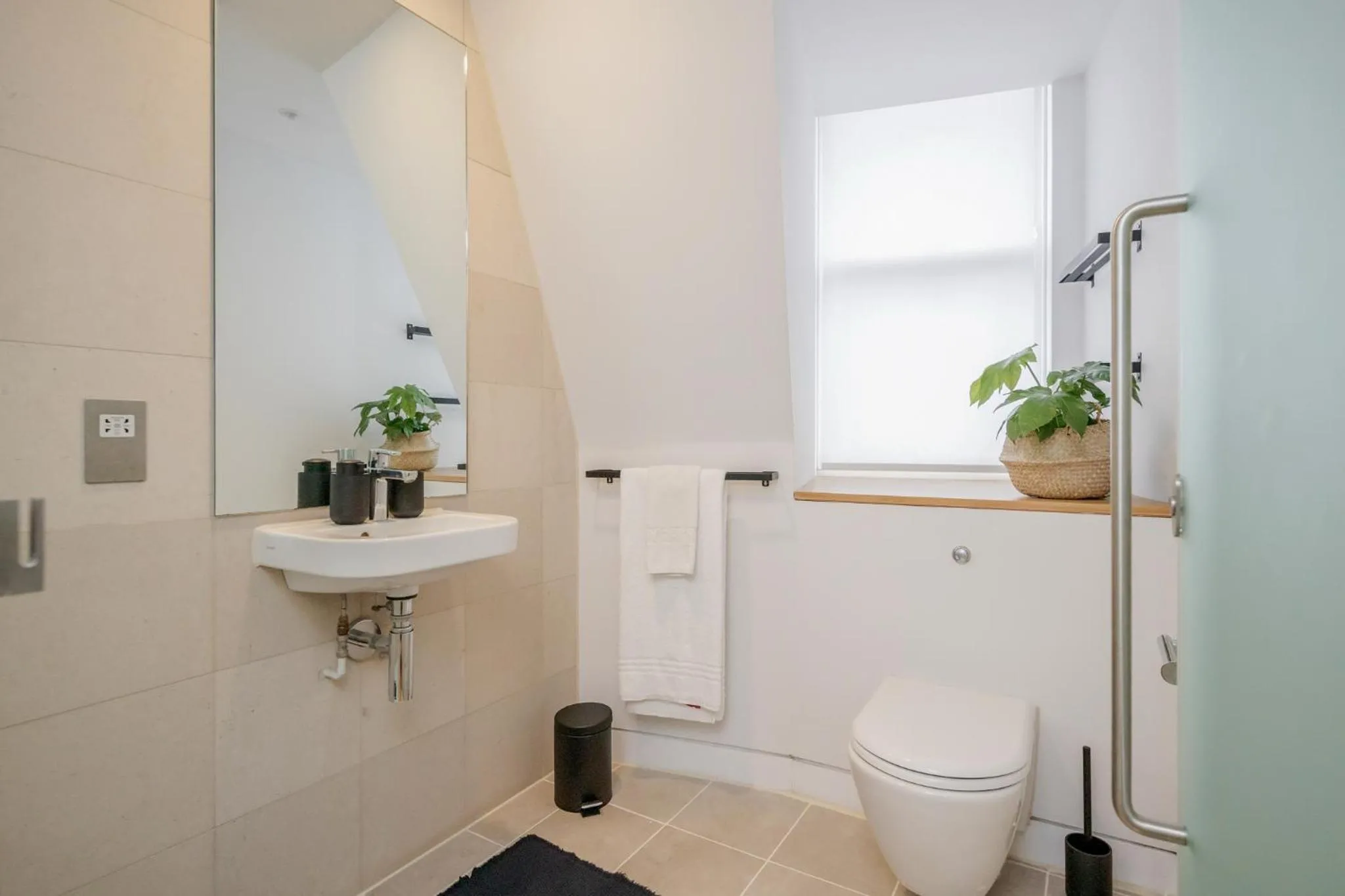 Toilet in Stay Kula London - Holborn