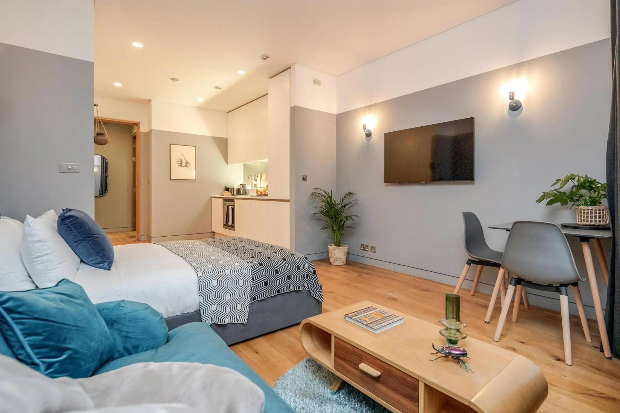 Photo of the whole room, Bed in Stay Kula London - Holborn