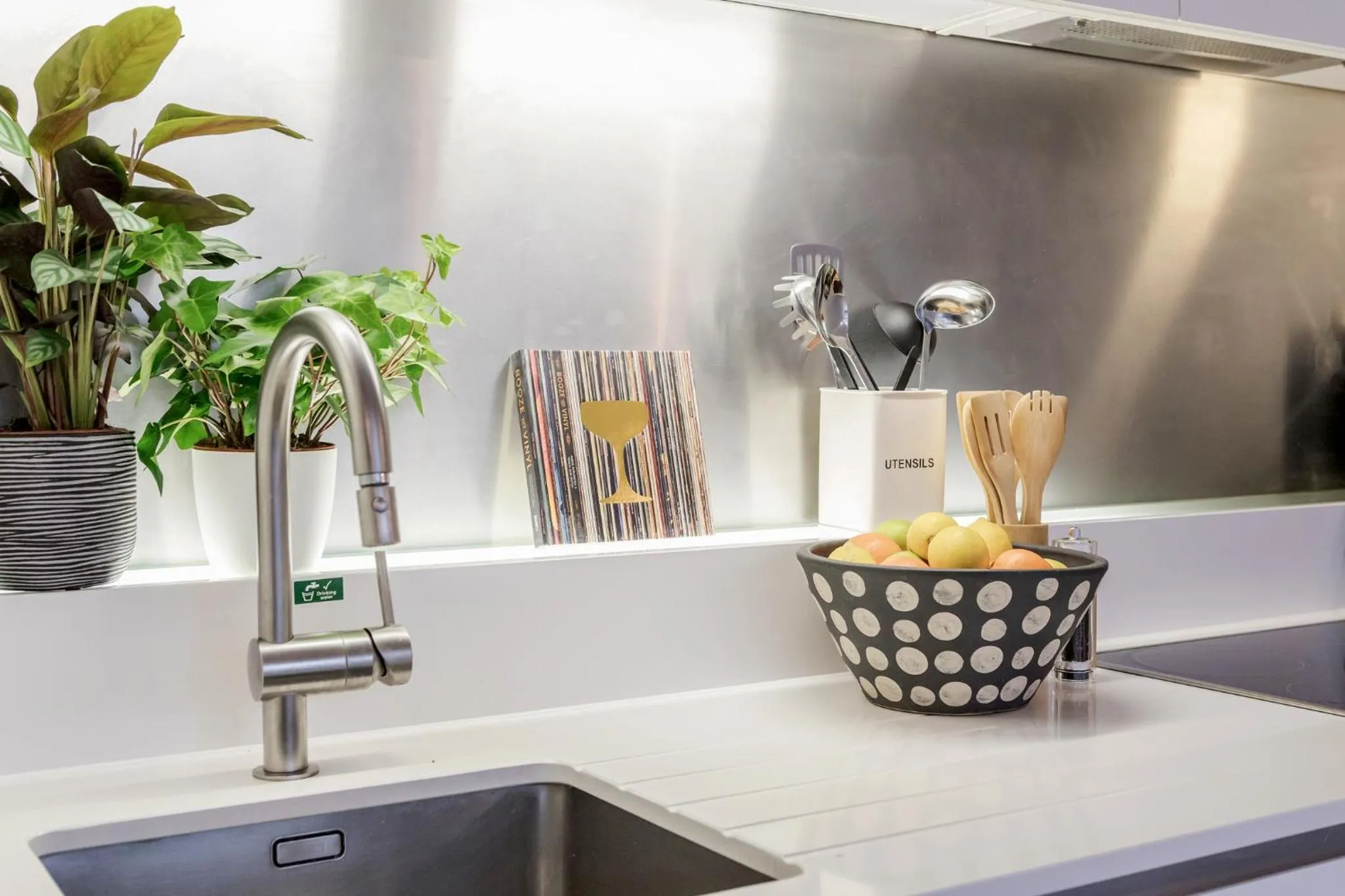 Kitchen or kitchenette in Stay Kula London - Holborn