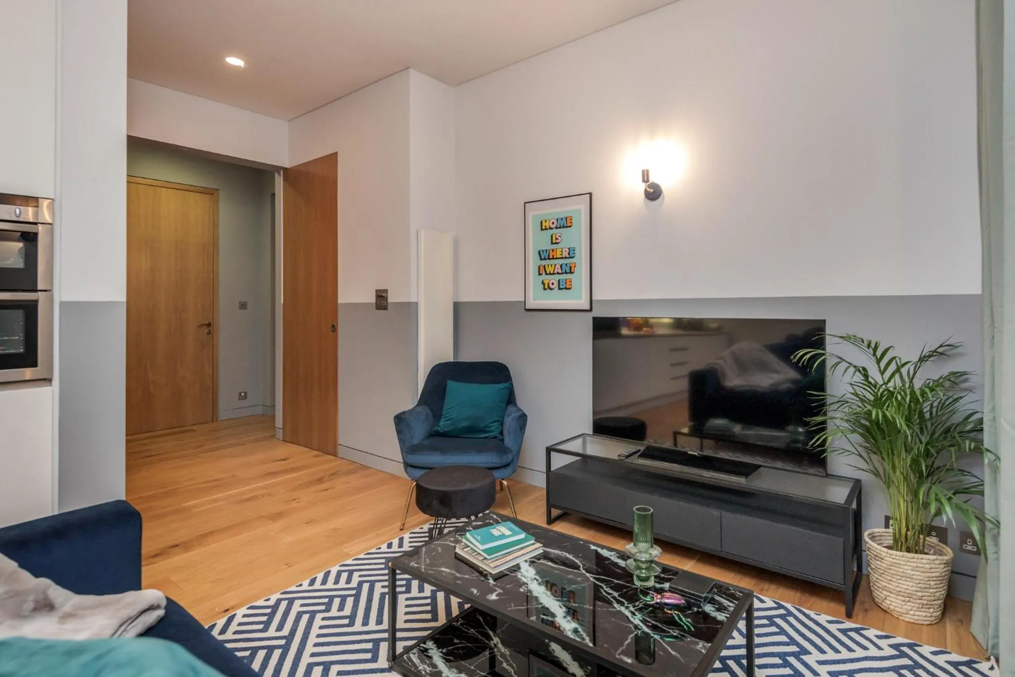 TV and multimedia in Stay Kula London - Holborn