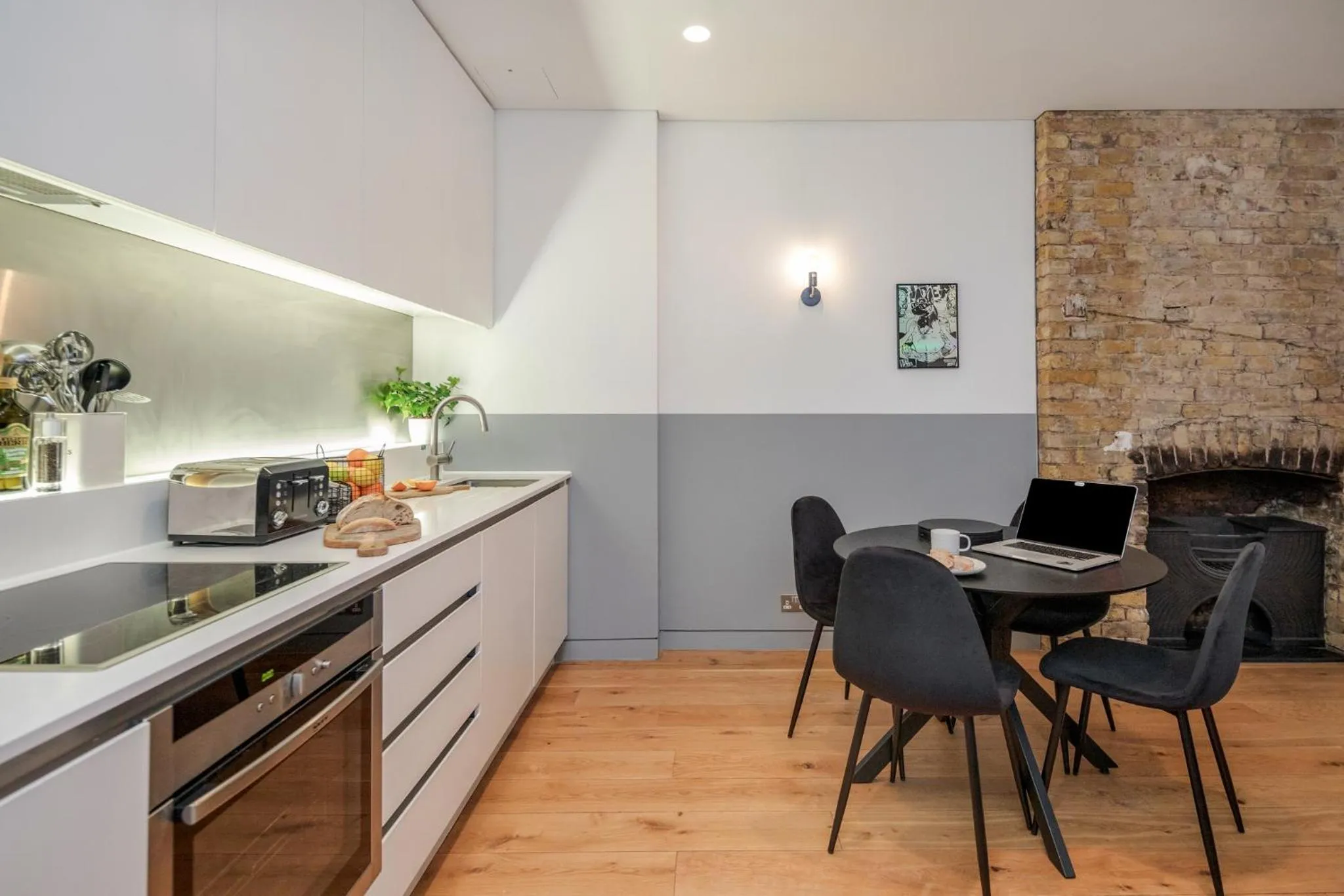 Kitchen or kitchenette in Stay Kula London - Holborn