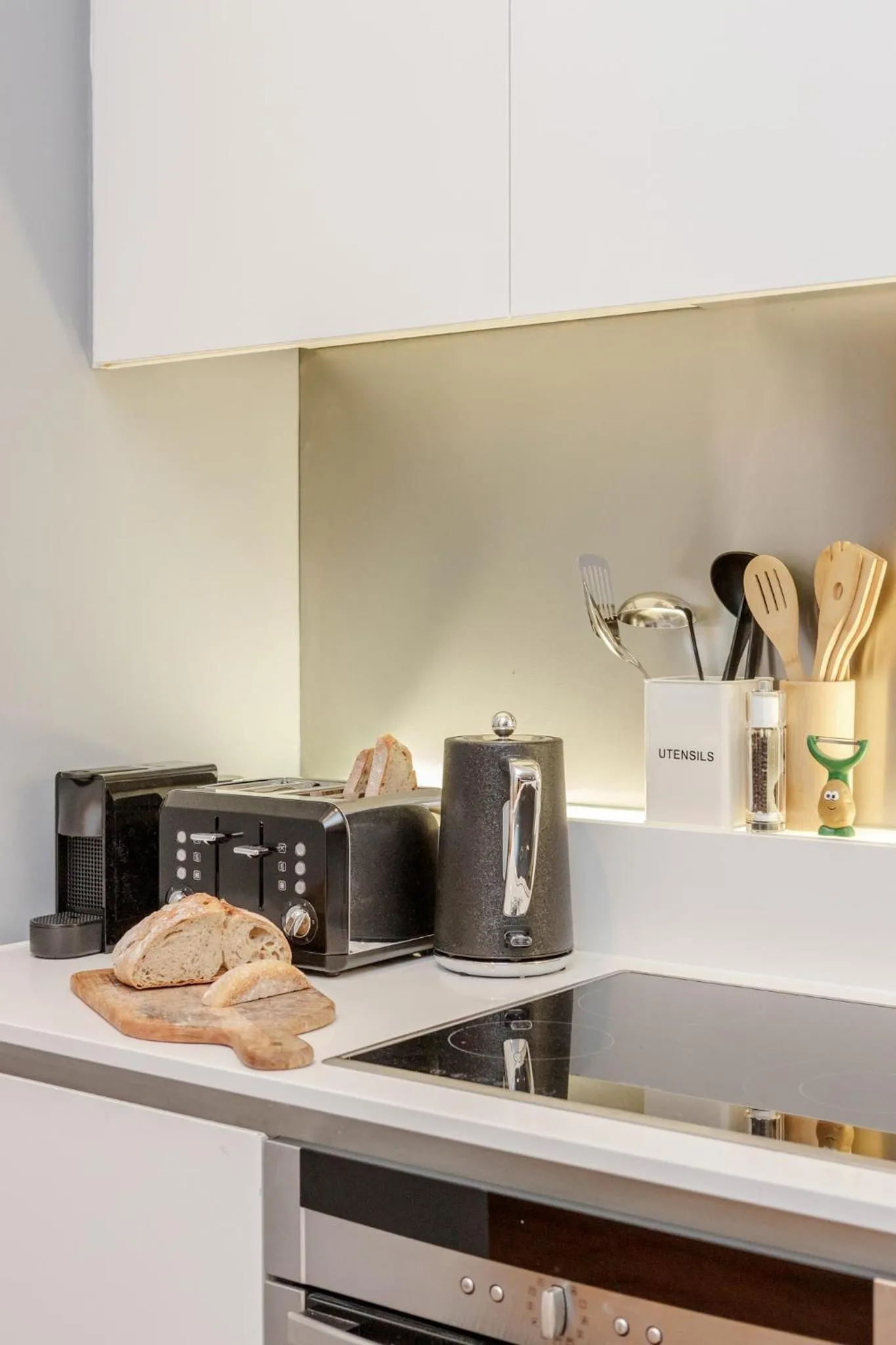 Kitchen or kitchenette in Stay Kula London - Holborn