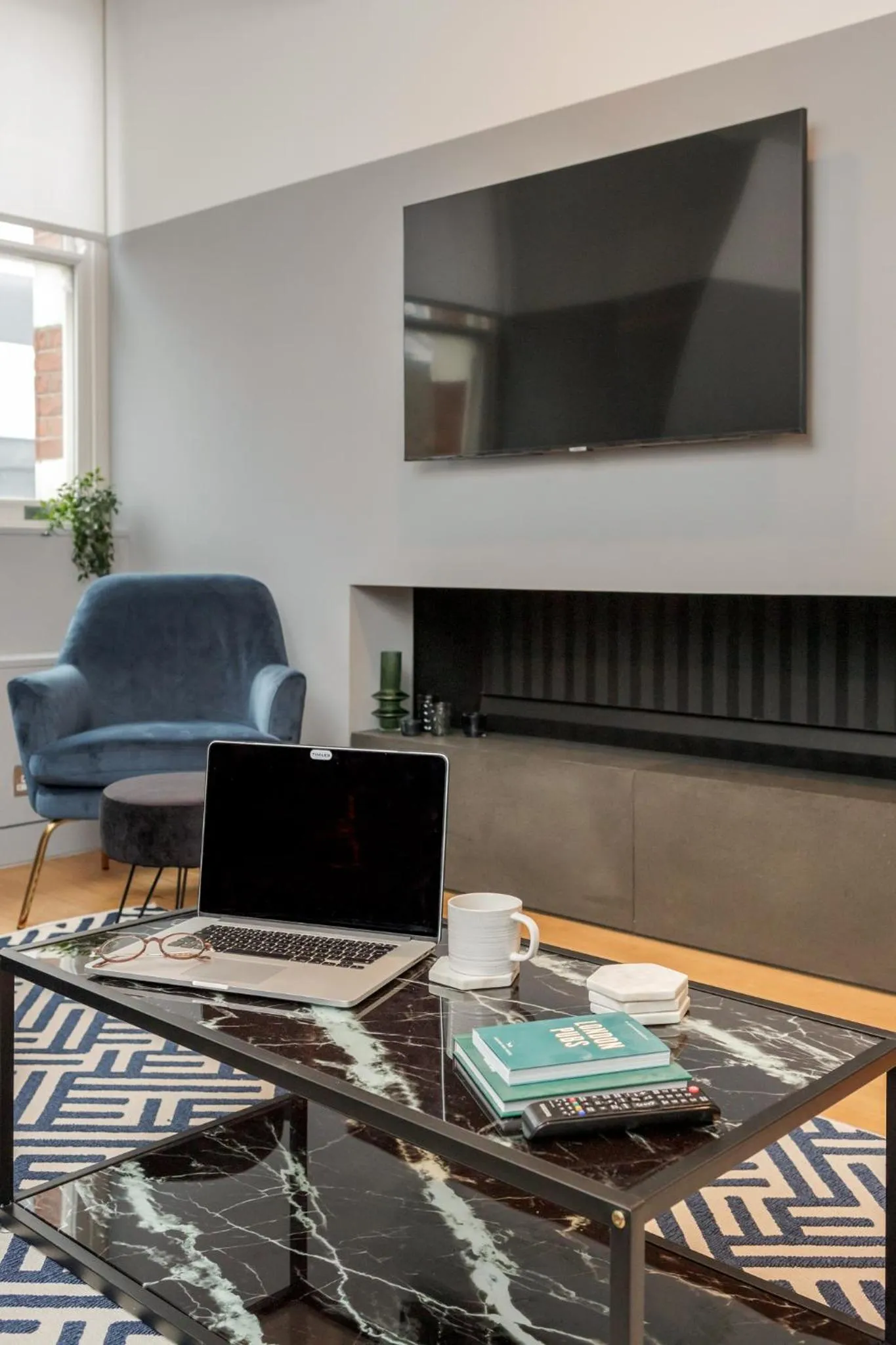 TV and multimedia in Stay Kula London - Holborn