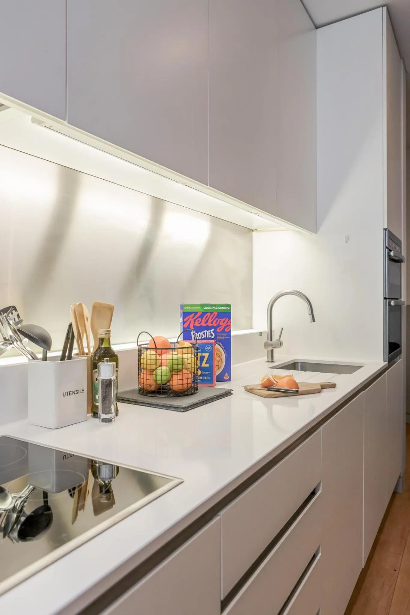 stove in Stay Kula London - Holborn
