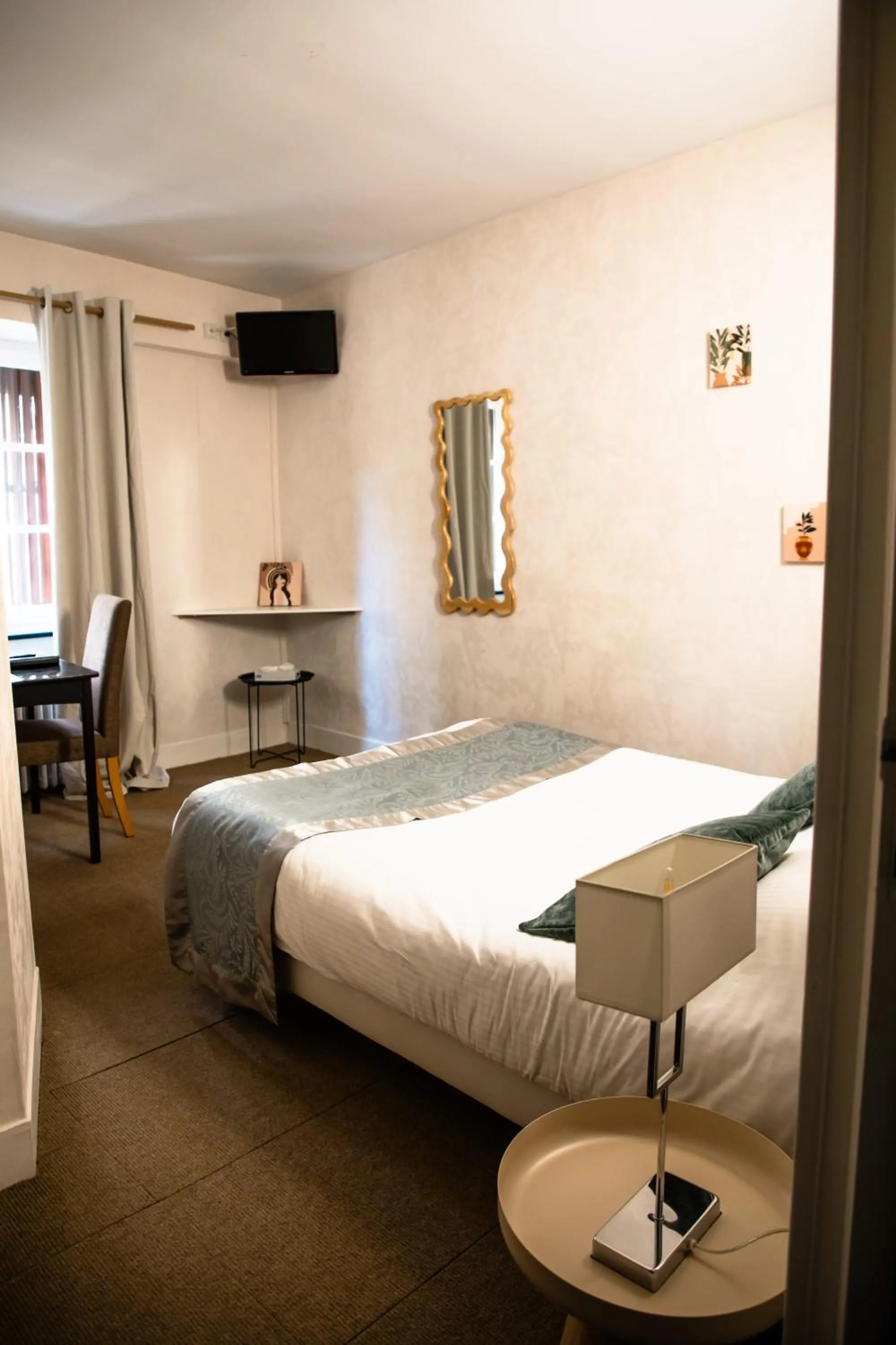 Double Room in Hôtel La Batisse