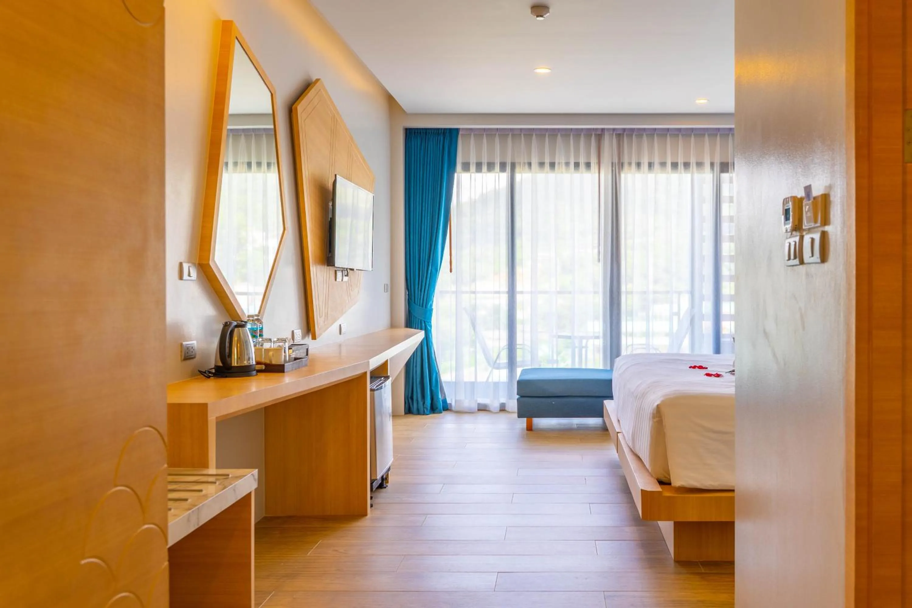 Bed in Golden Paradise Hotel - SHA PLUS