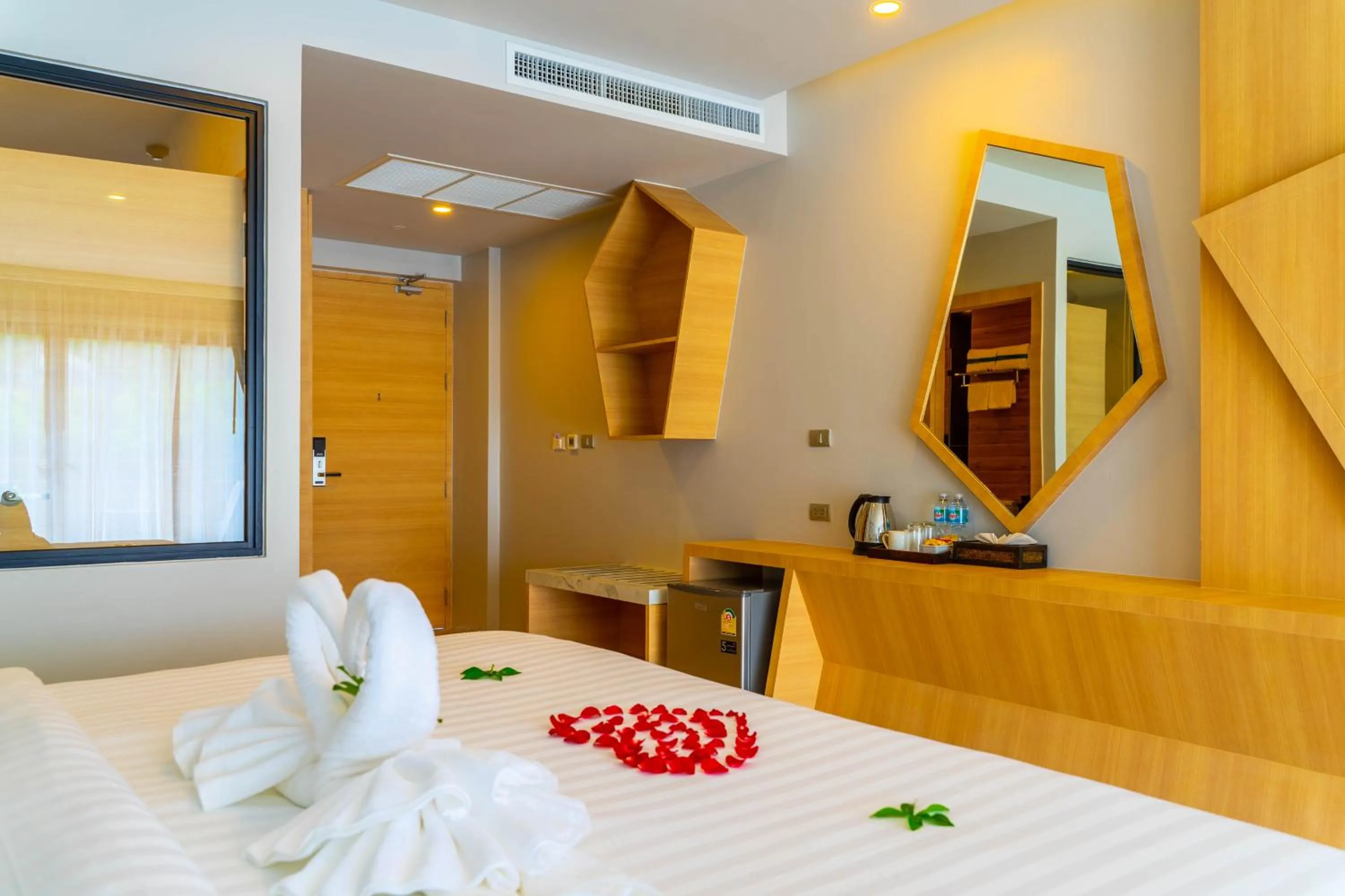 Bed in Golden Paradise Hotel - SHA PLUS