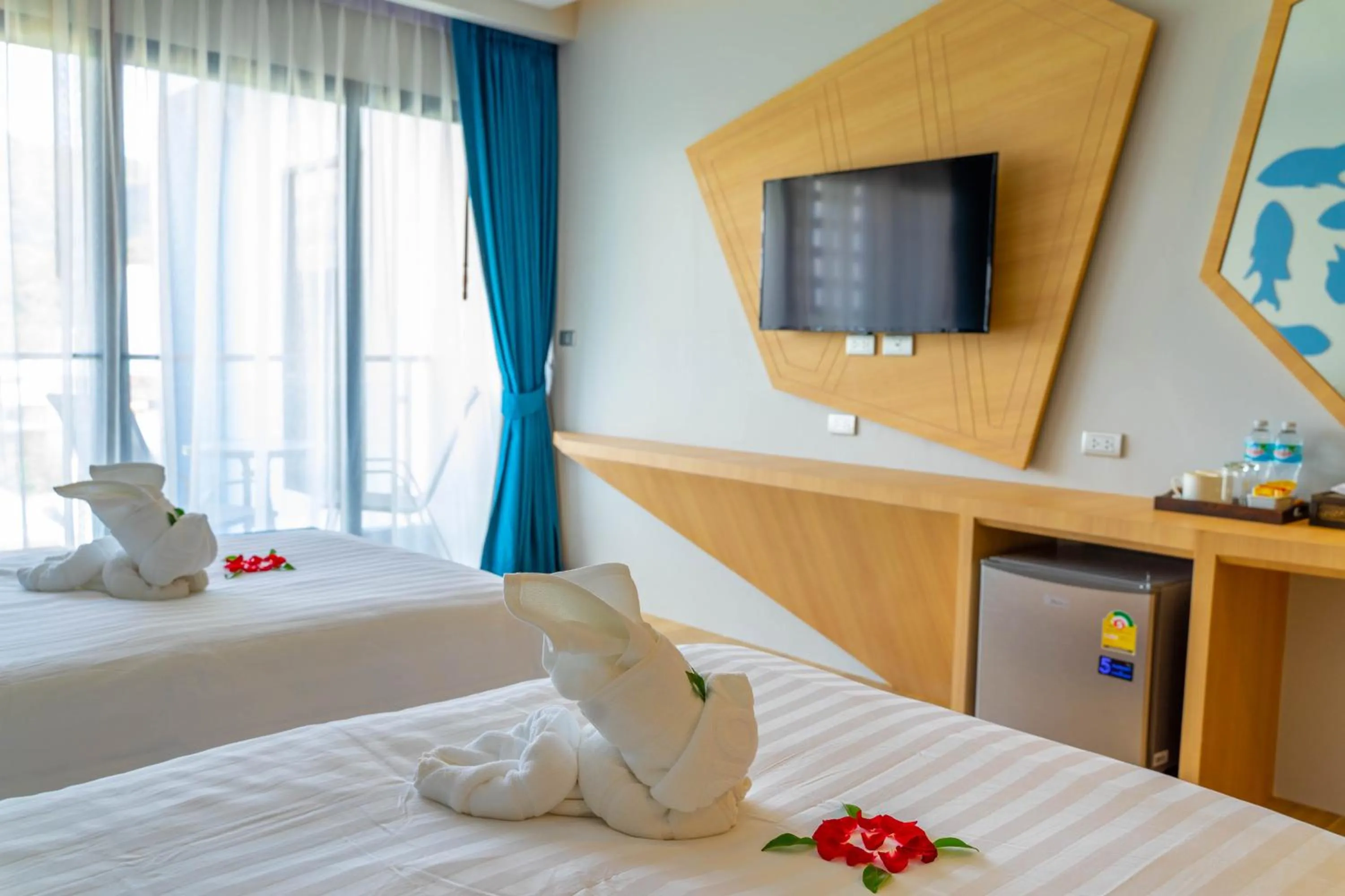 Bed in Golden Paradise Hotel - SHA PLUS