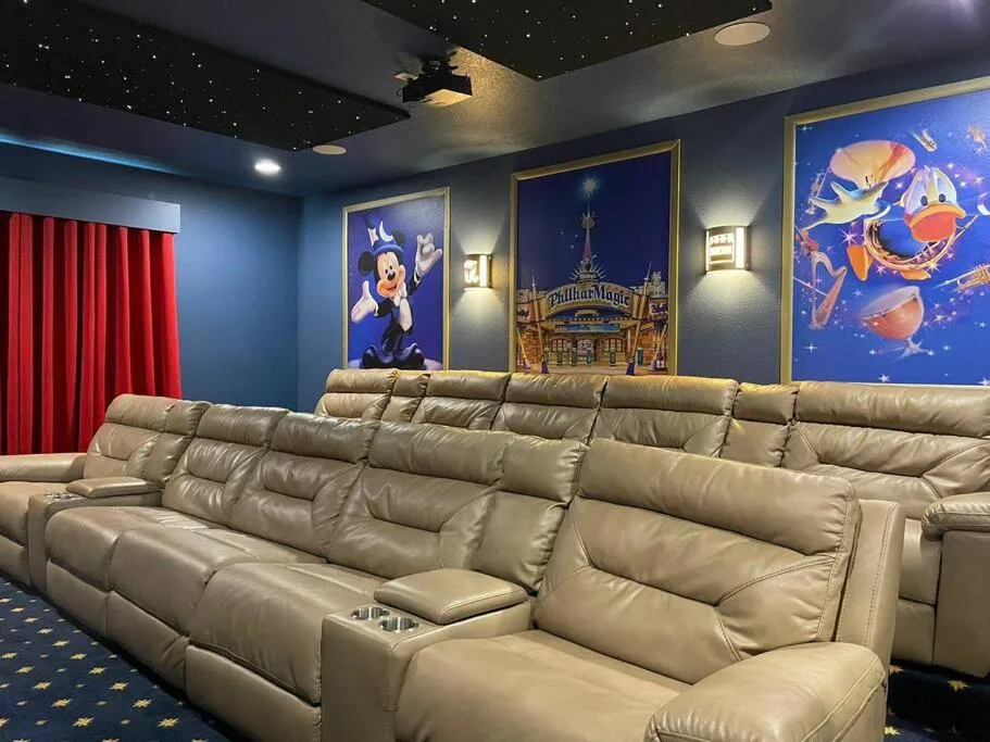 Seating area in Spectacular 12-Bed Mansion with game room