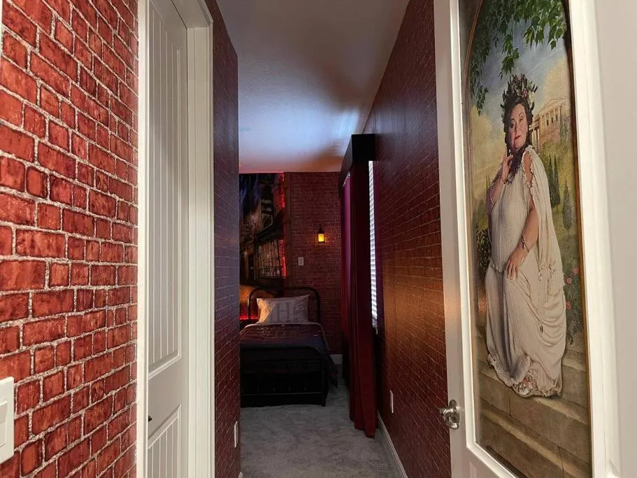 Bed in Spectacular 12-Bed Mansion with game room