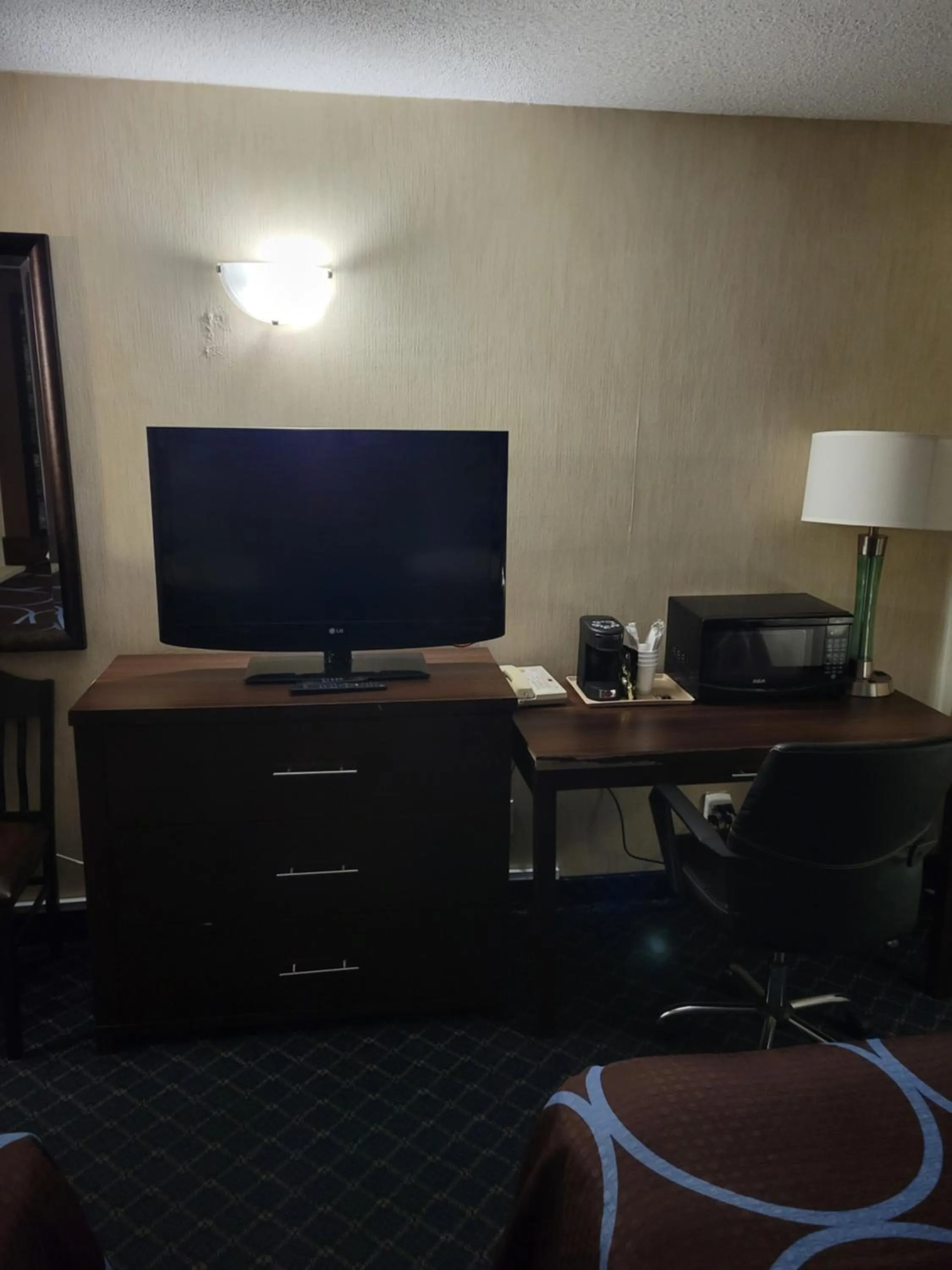 TV and multimedia in Super 8 North Red Deer