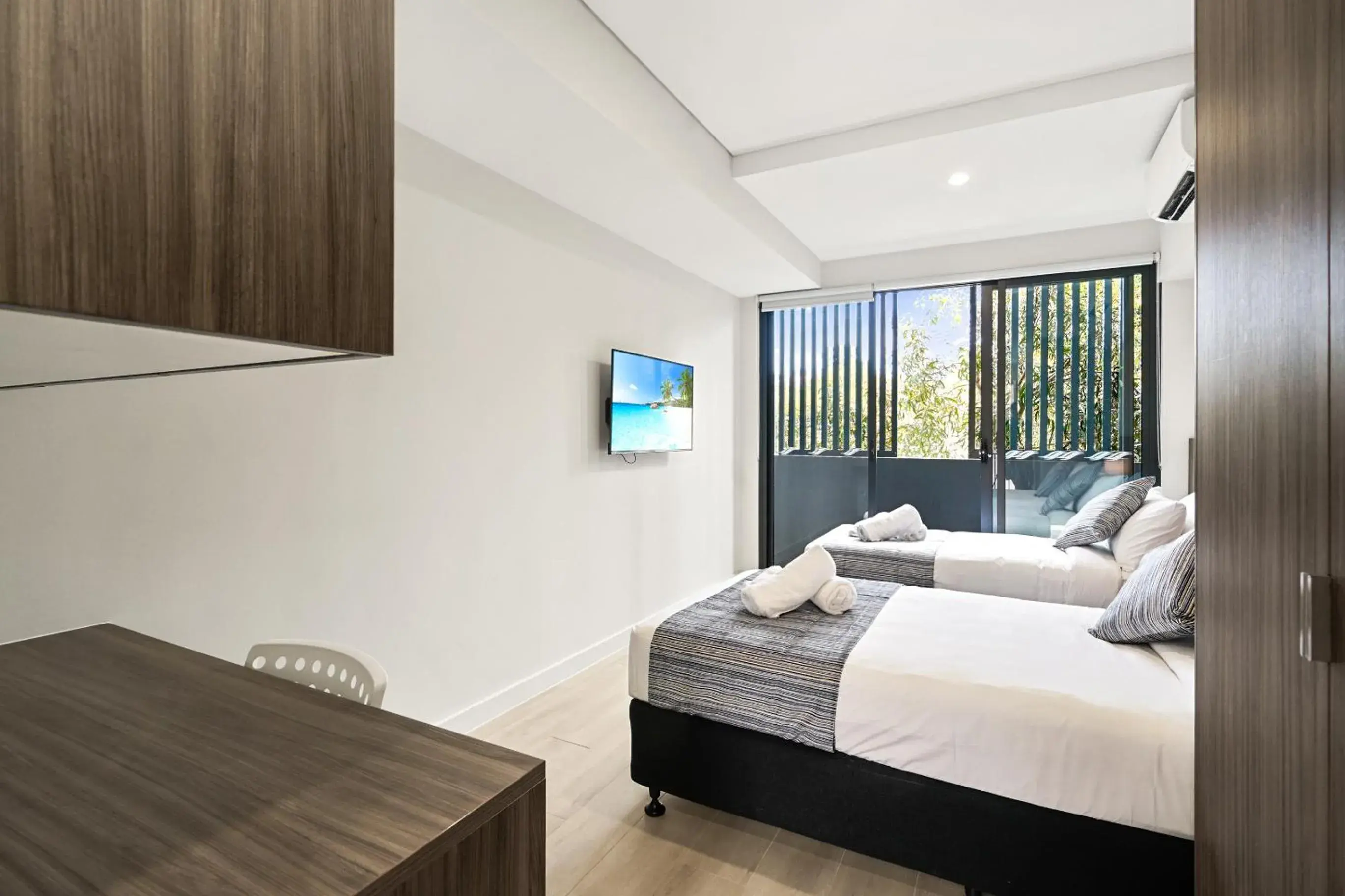 Photo of the whole room, Bed in Coogee Studio Apartments Photo of the whole room, Bed in Coogee Studio Apartments